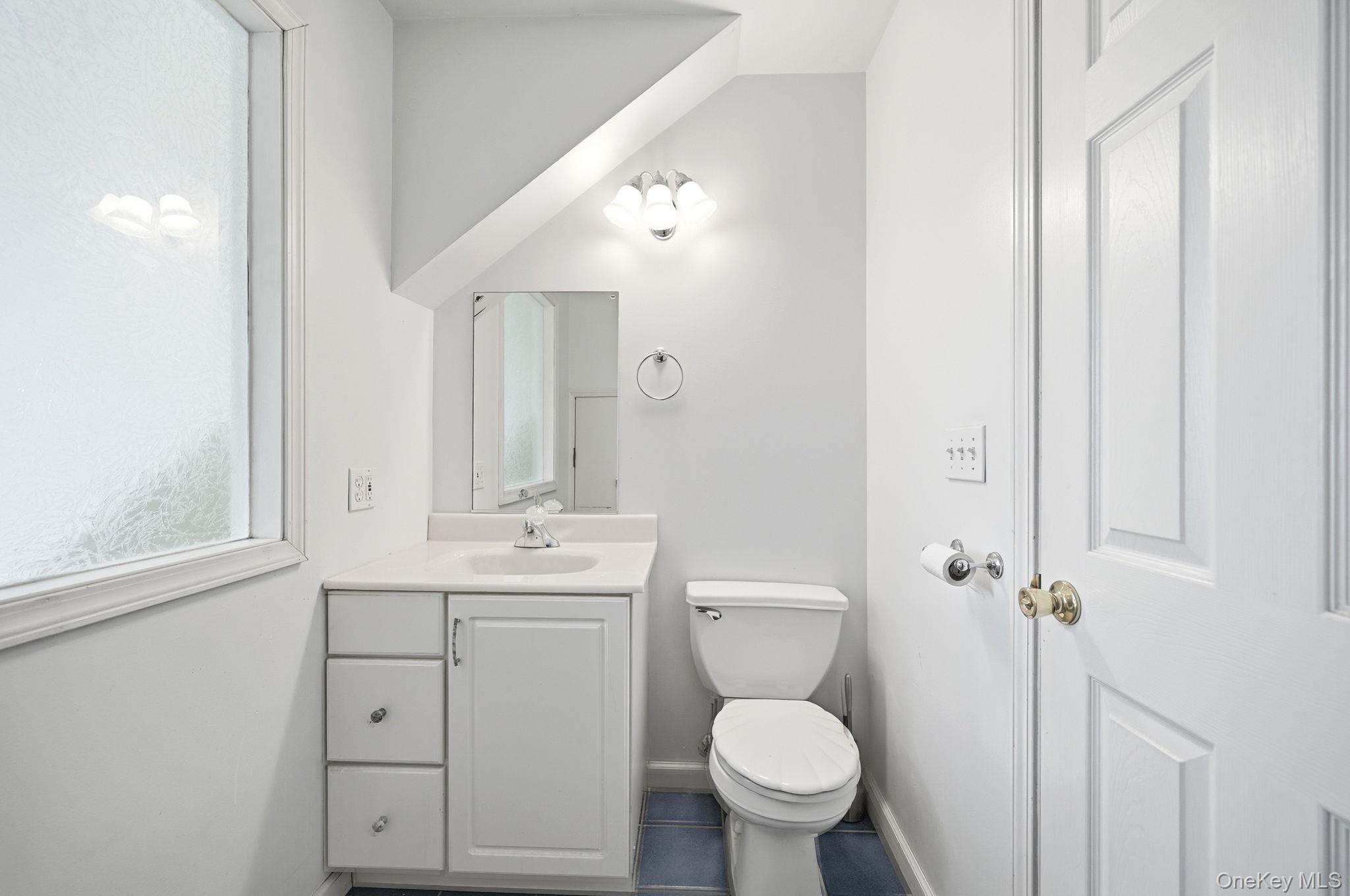 186 Violet Avenue, Poughkeepsie, NY 12601