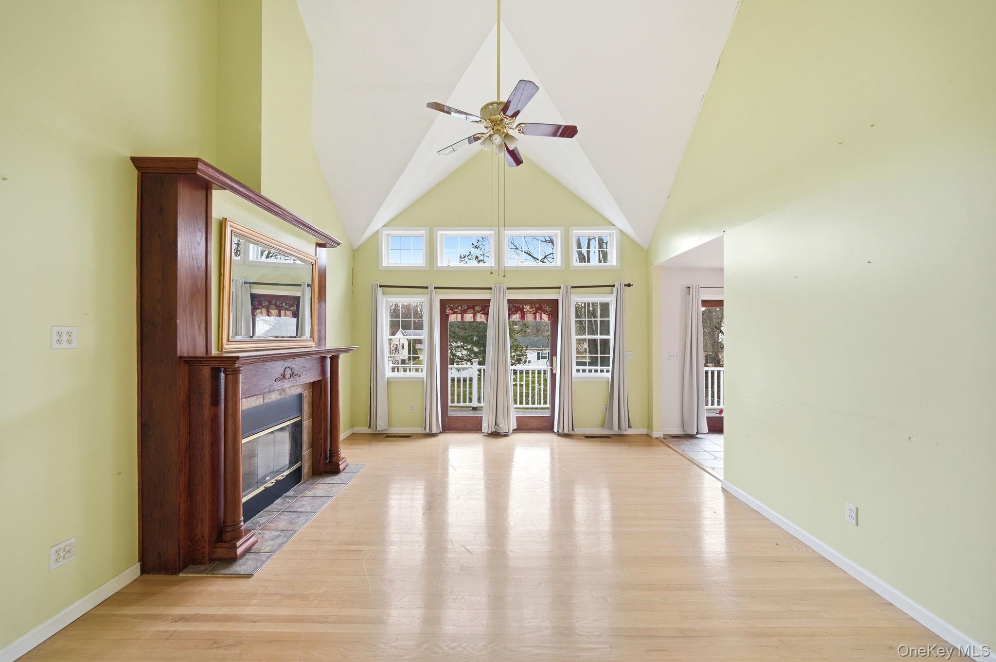 186 Violet Avenue, Poughkeepsie, NY 12601