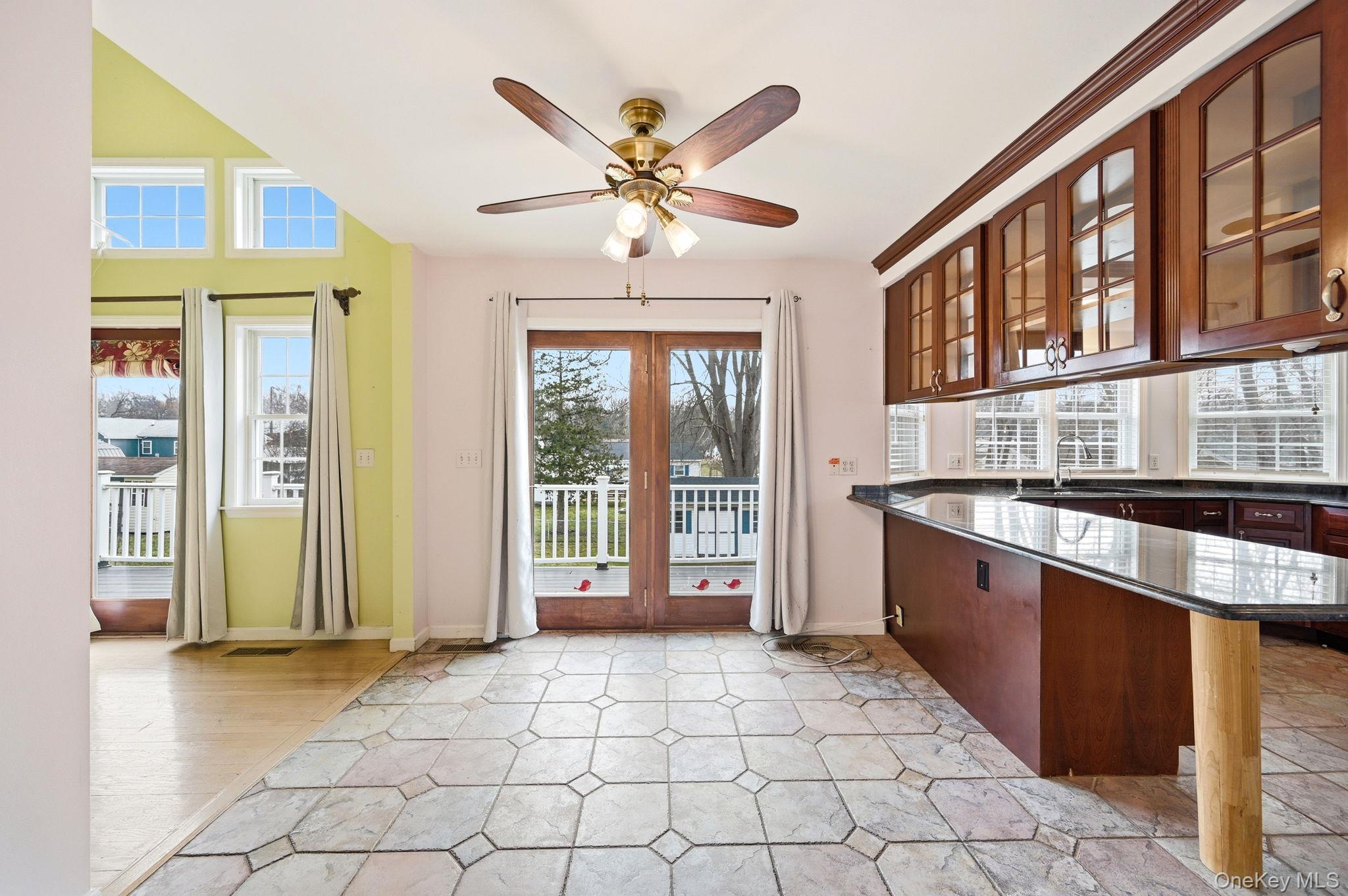 186 Violet Avenue, Poughkeepsie, NY 12601