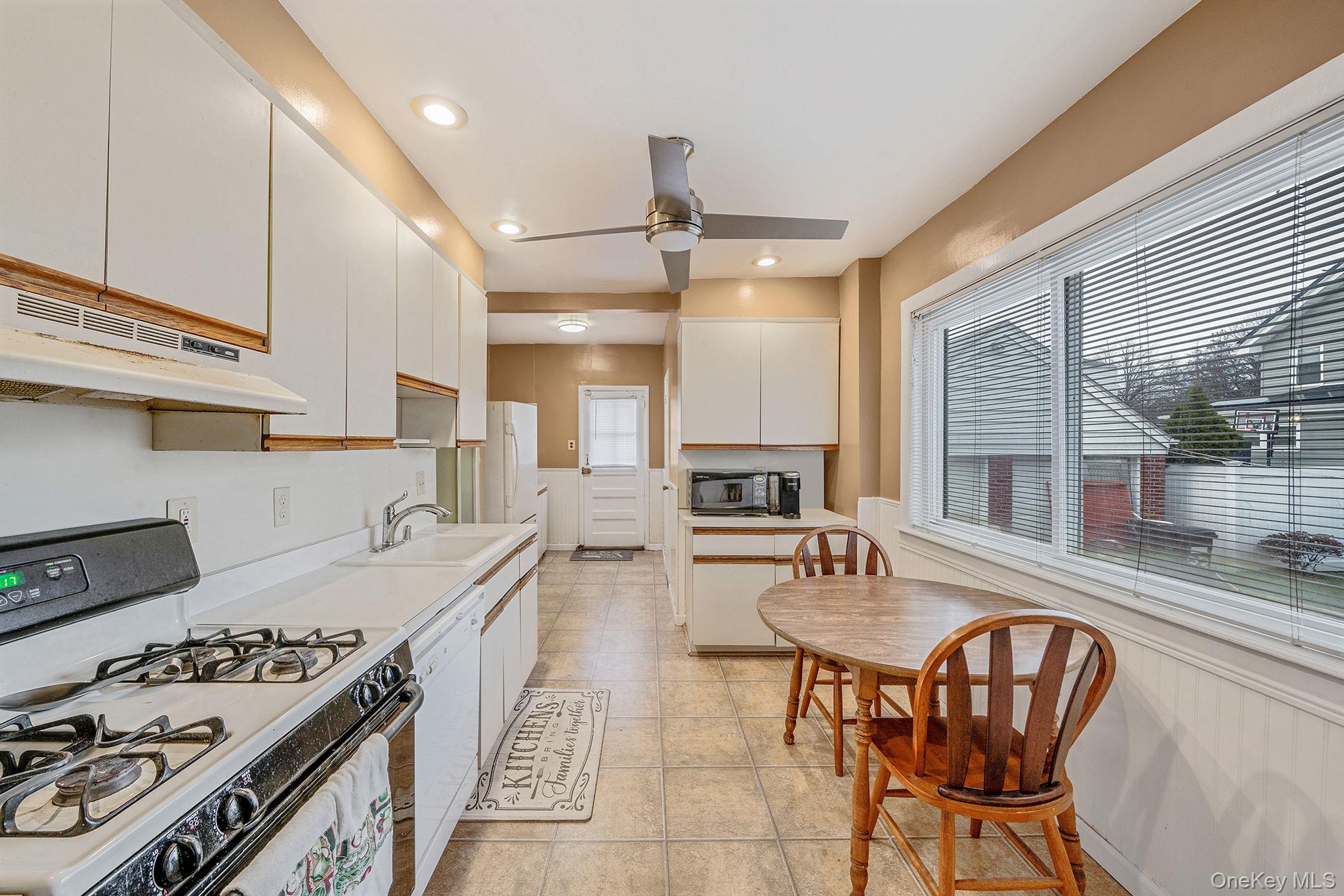 24718 137th Avenue, Rosedale, NY 11422