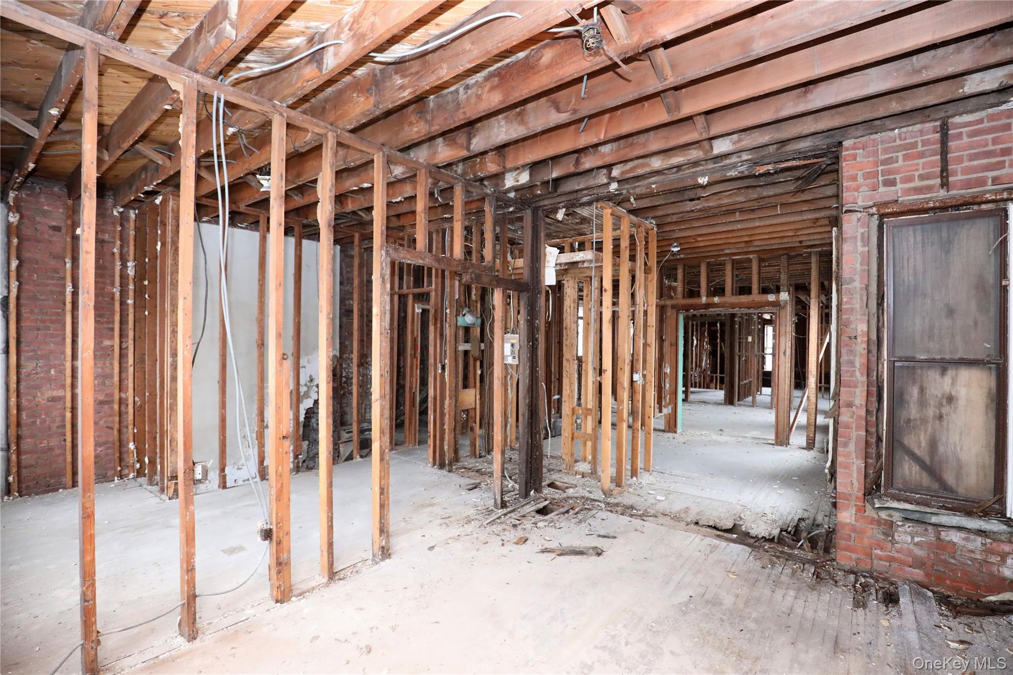 350 Broadway, Kingston, NY 12401