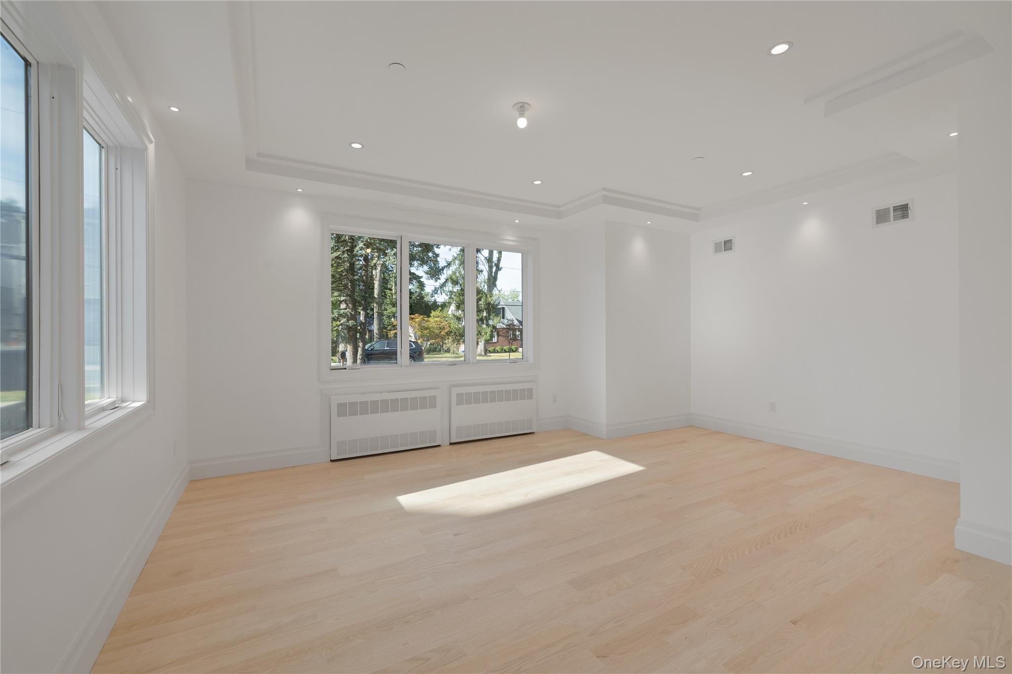 27 Ellish Parkway # 103, Spring Valley, NY 10977