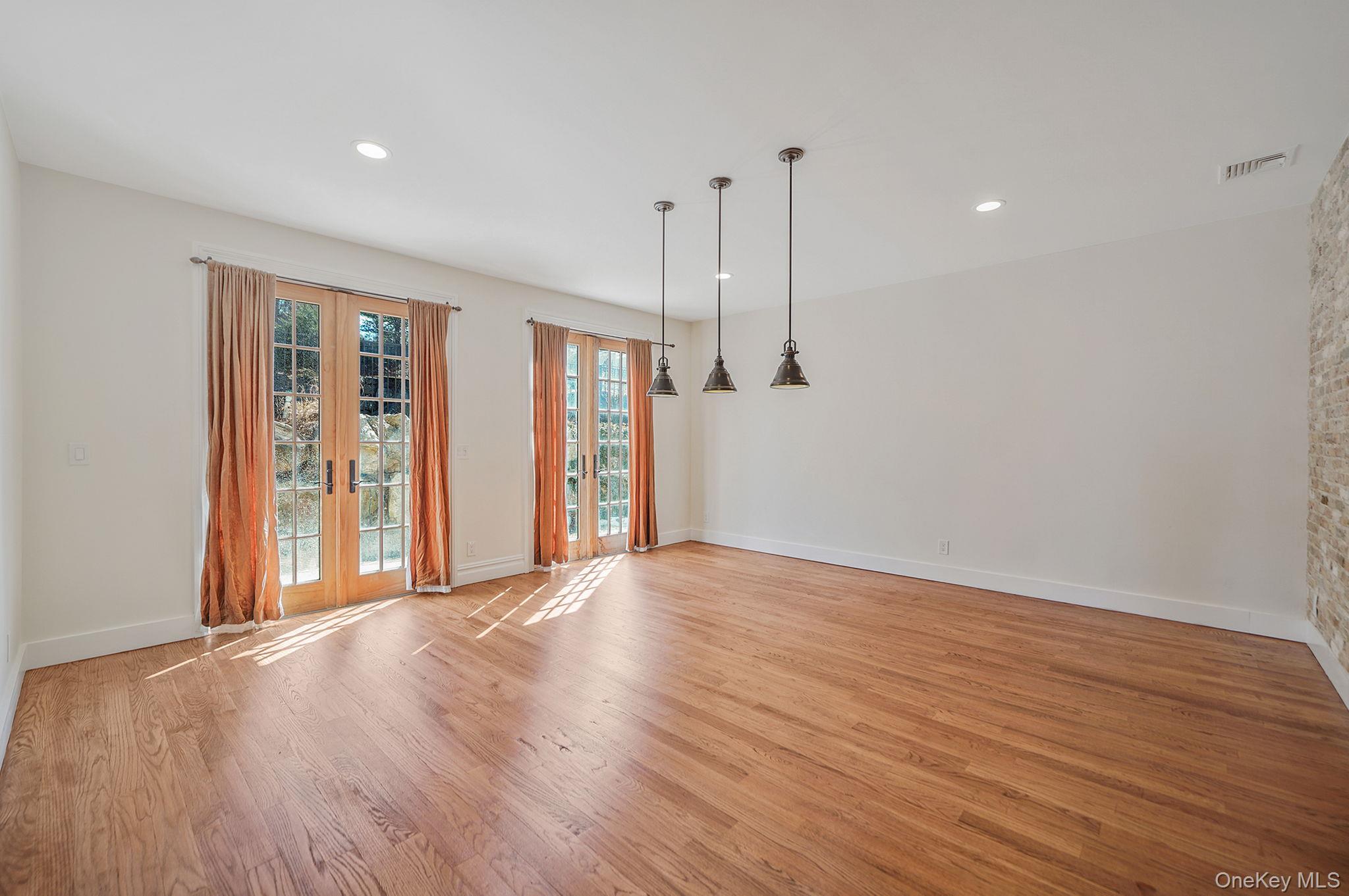 368 Main Street, Setauket, NY 11733