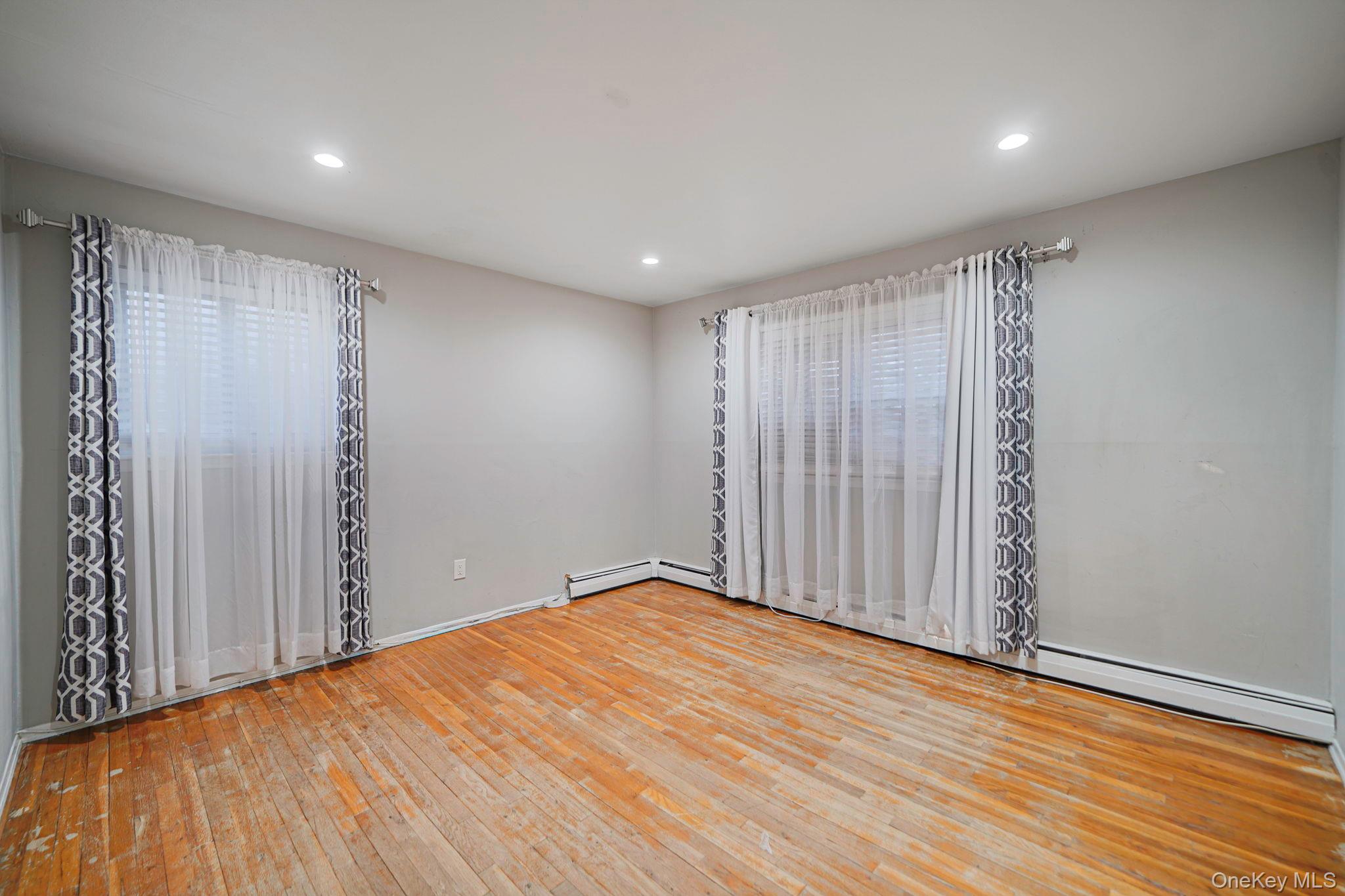 60 Iroquois Drive, Brightwaters, NY 11718