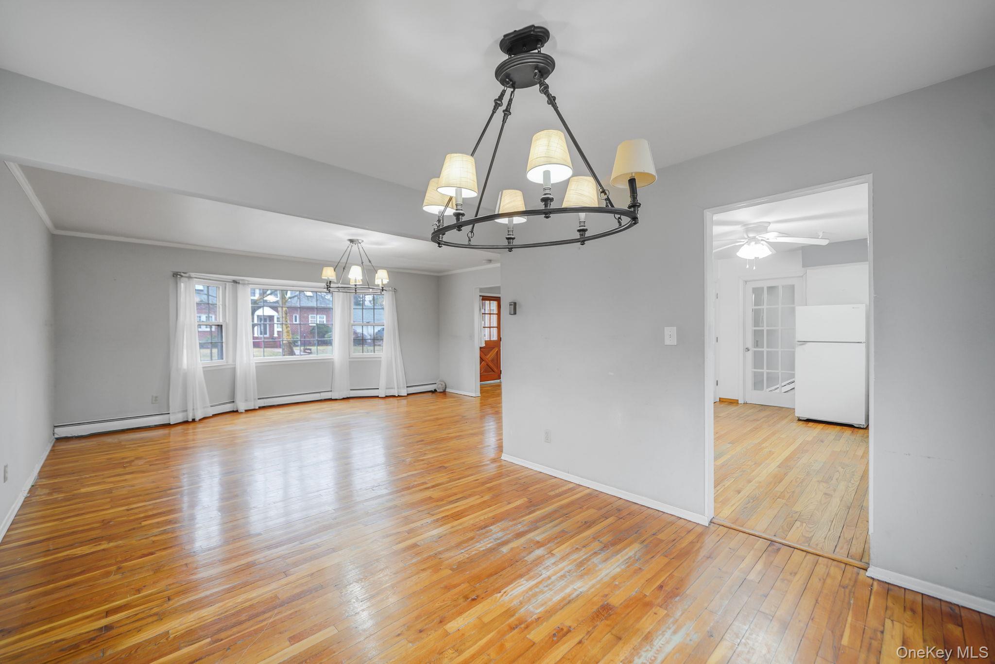 60 Iroquois Drive, Brightwaters, NY 11718