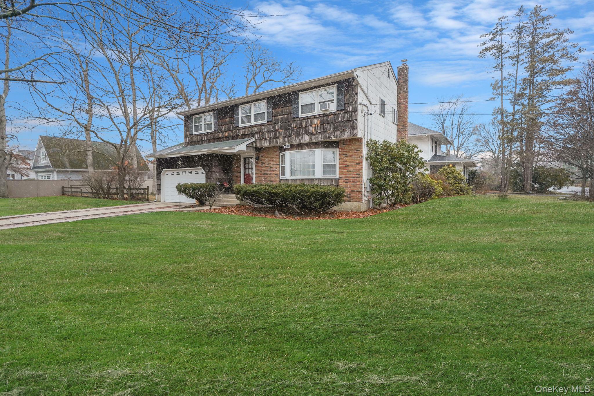 60 Iroquois Drive, Brightwaters, NY 11718