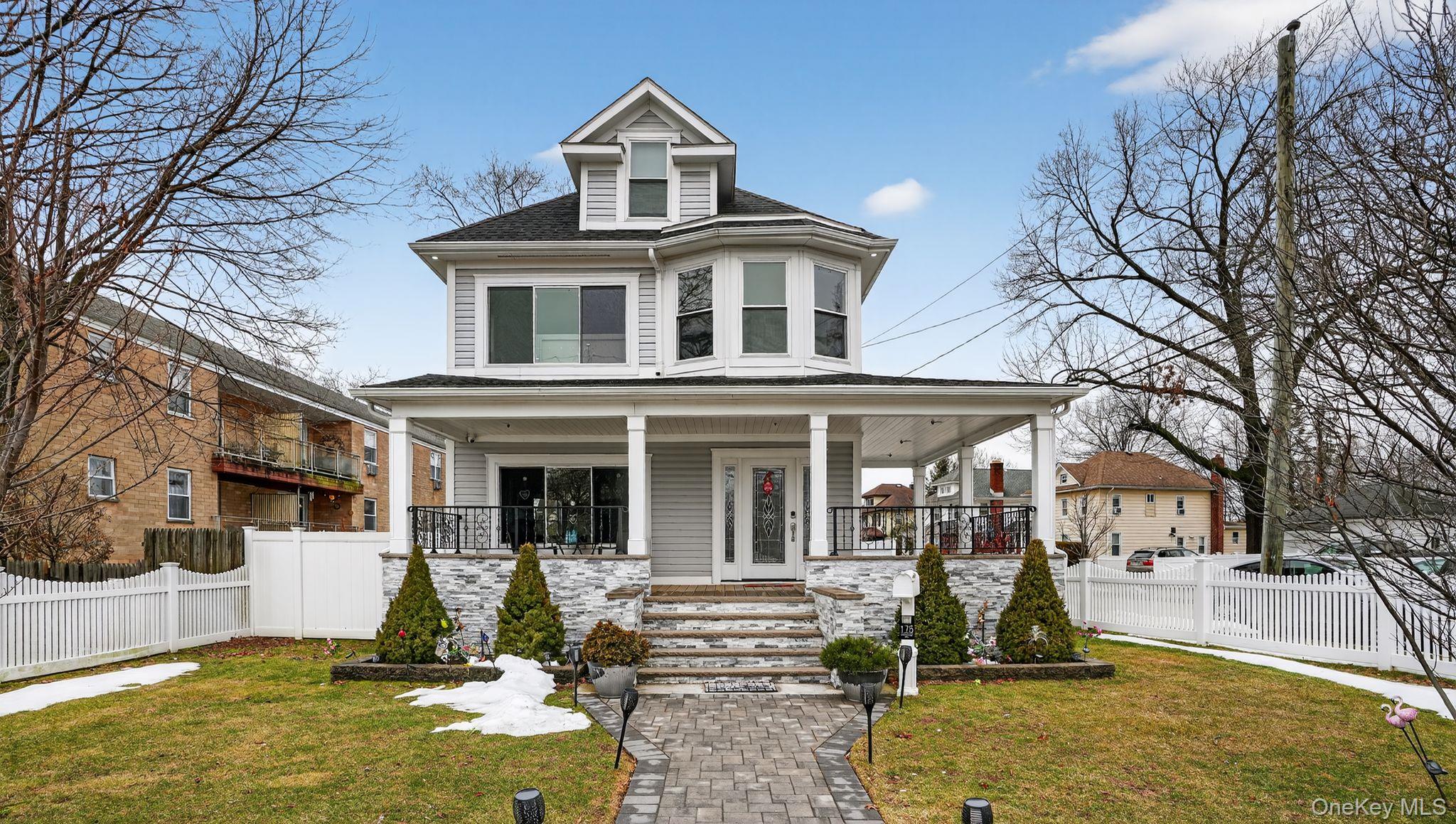 175 Hempstead Avenue, Lynbrook, NY 11563