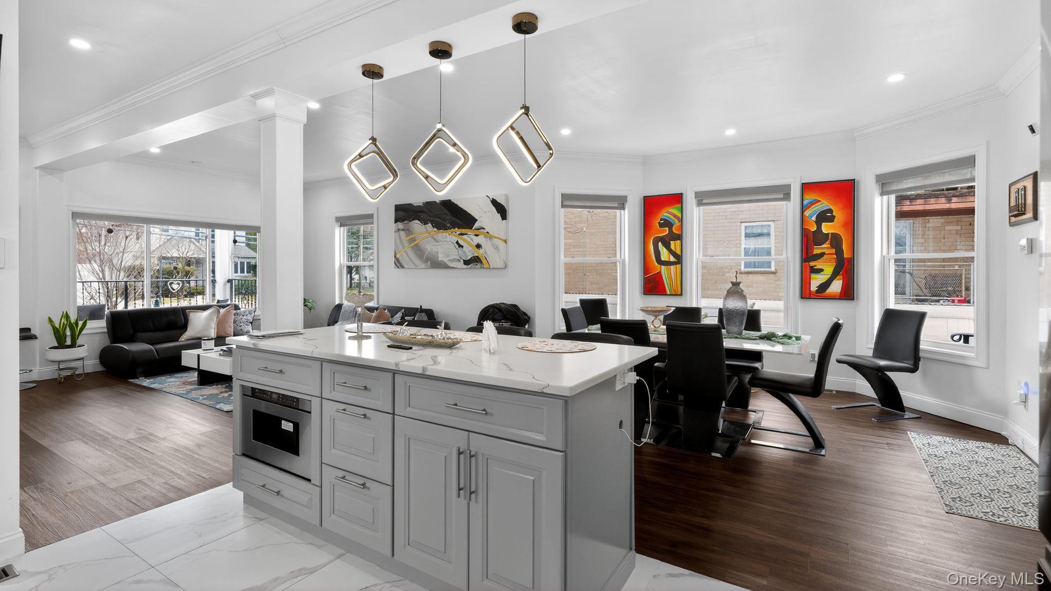 175 Hempstead Avenue, Lynbrook, NY 11563