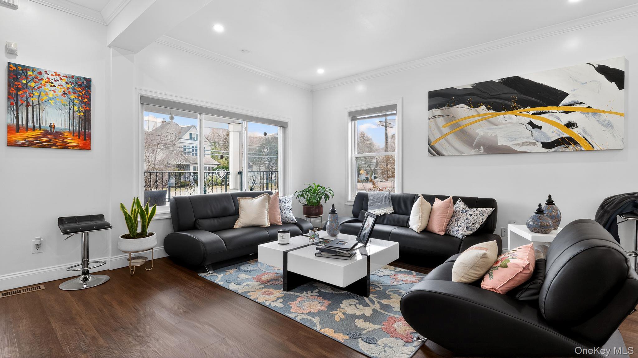 175 Hempstead Avenue, Lynbrook, NY 11563