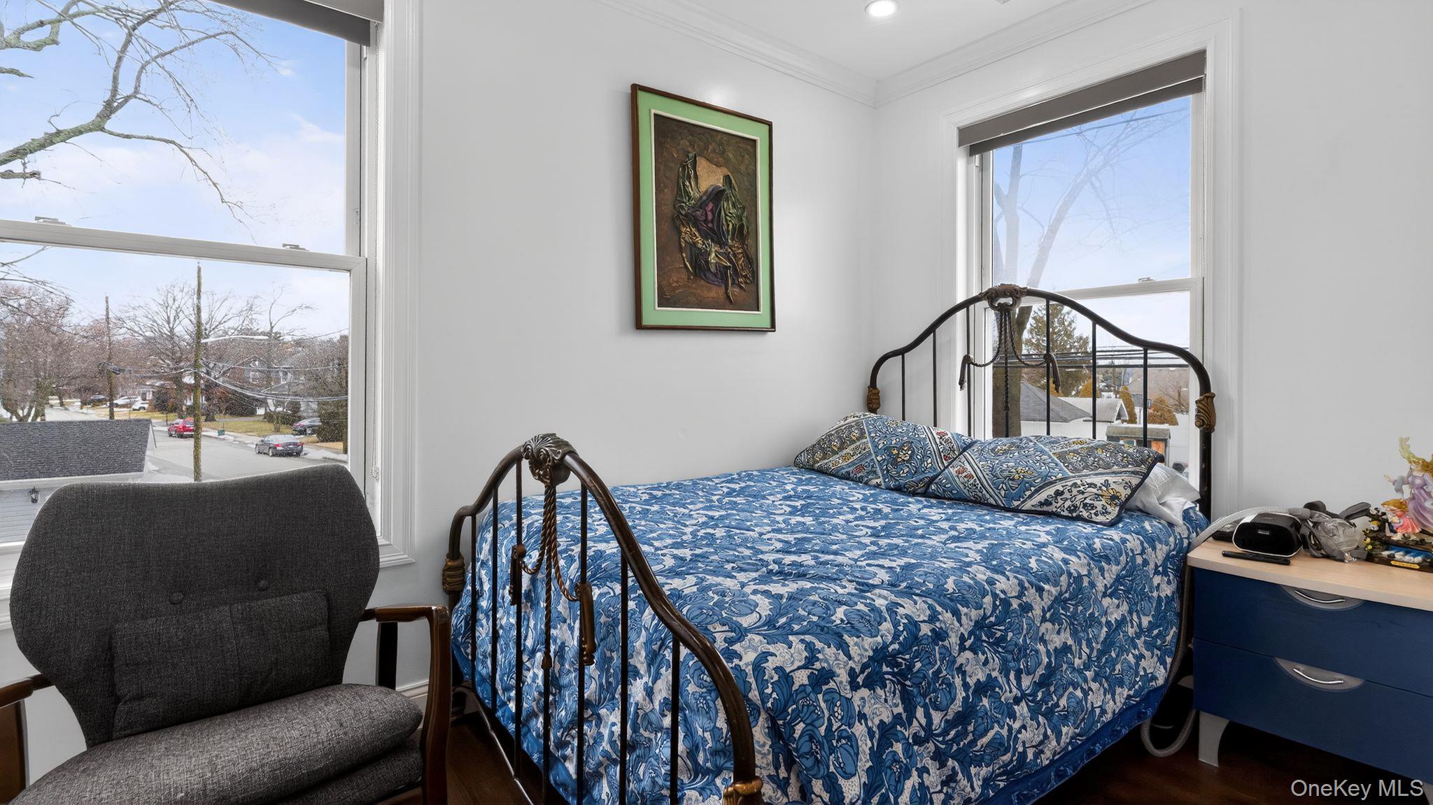 175 Hempstead Avenue, Lynbrook, NY 11563