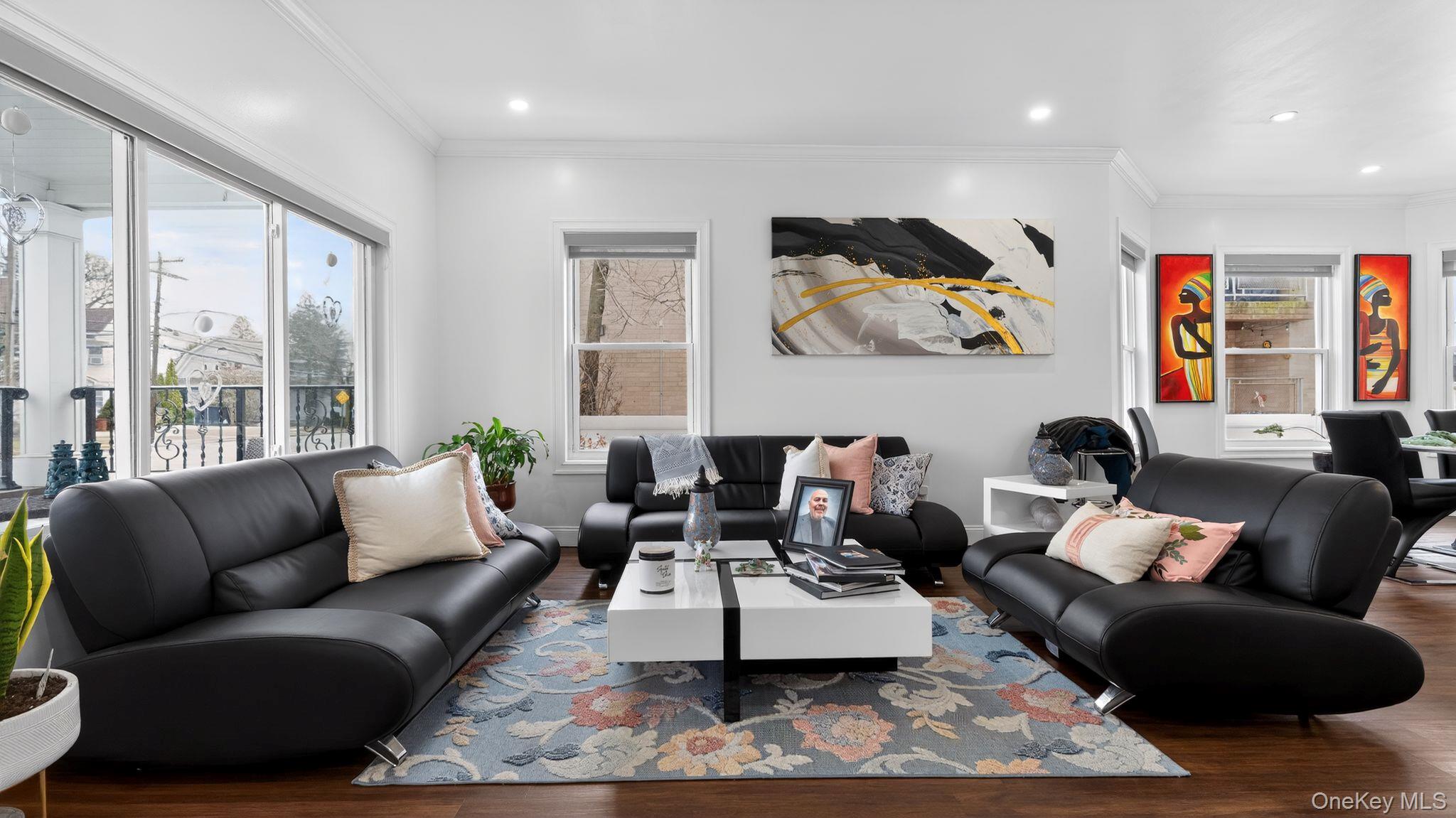 175 Hempstead Avenue, Lynbrook, NY 11563