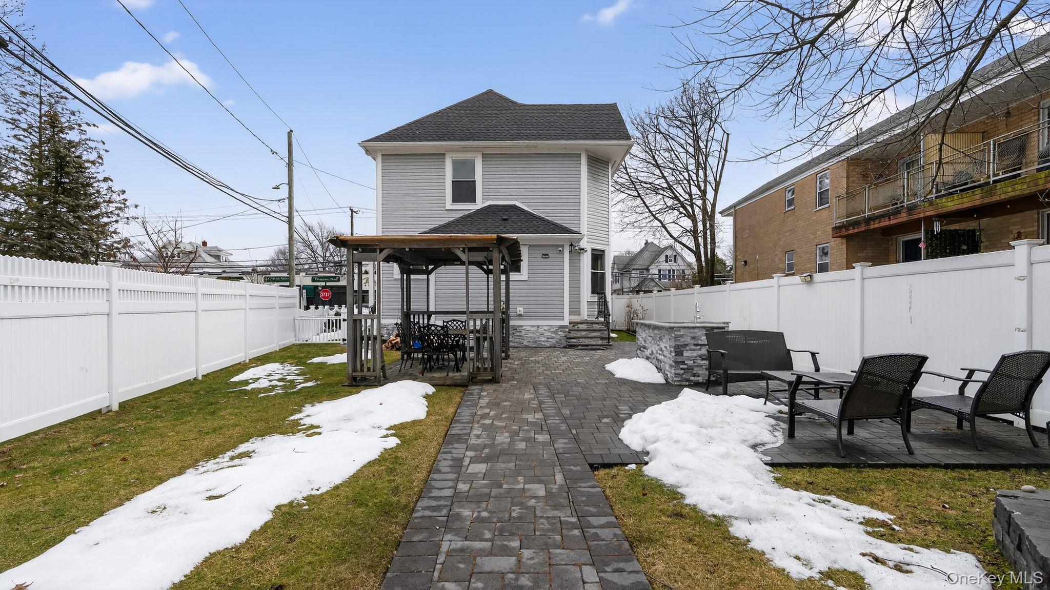 175 Hempstead Avenue, Lynbrook, NY 11563