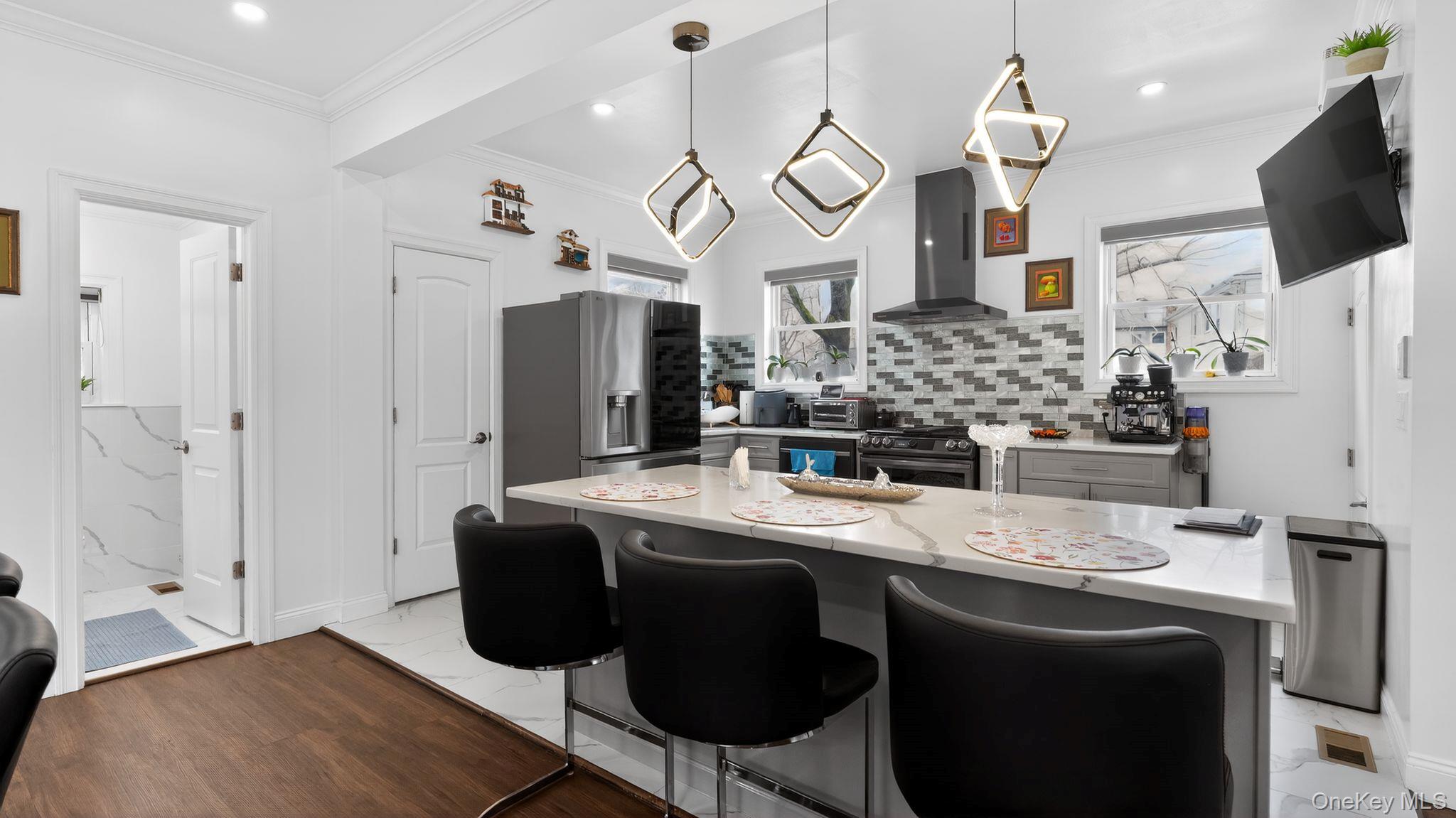 175 Hempstead Avenue, Lynbrook, NY 11563