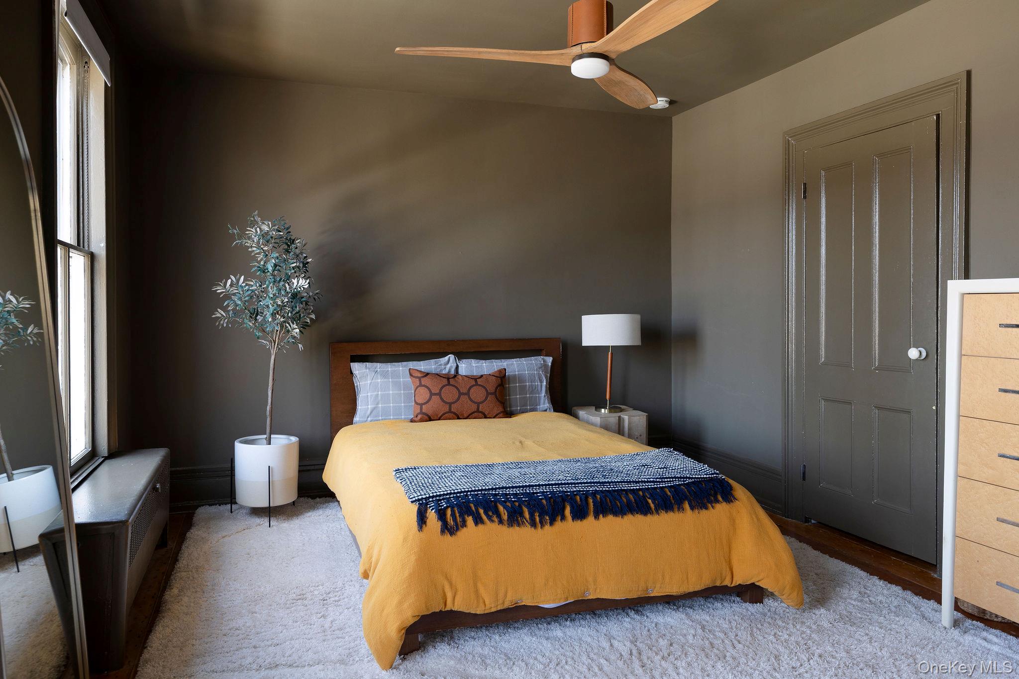 45 W Chestnut Street, Kingston, NY 12401