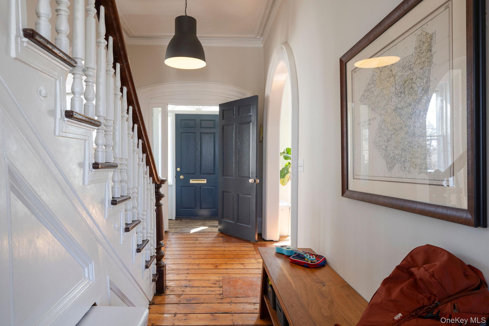 45 W Chestnut Street, Kingston, NY 12401