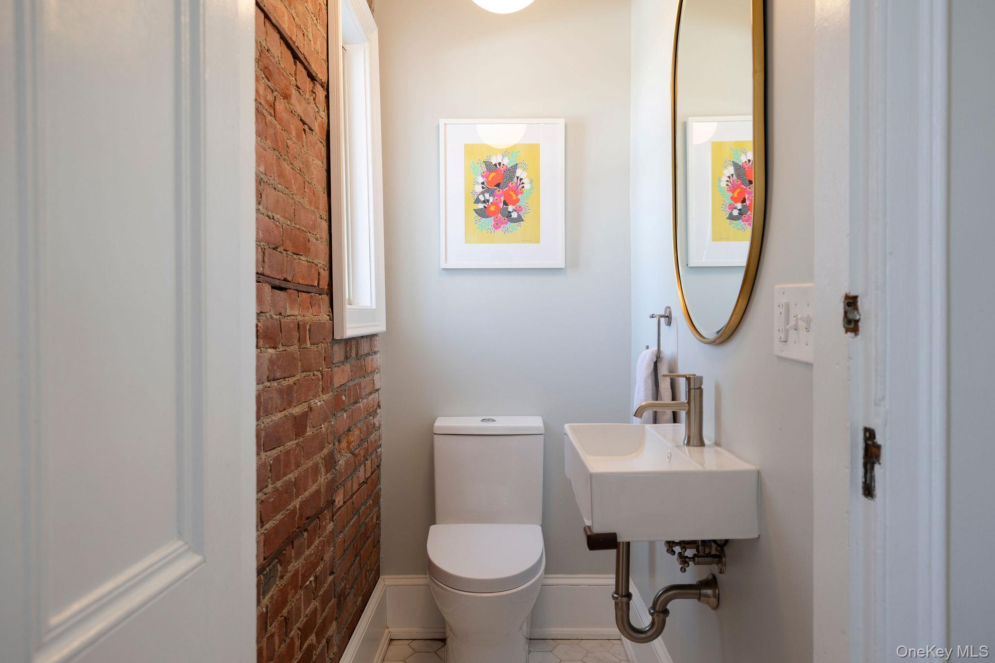 45 W Chestnut Street, Kingston, NY 12401