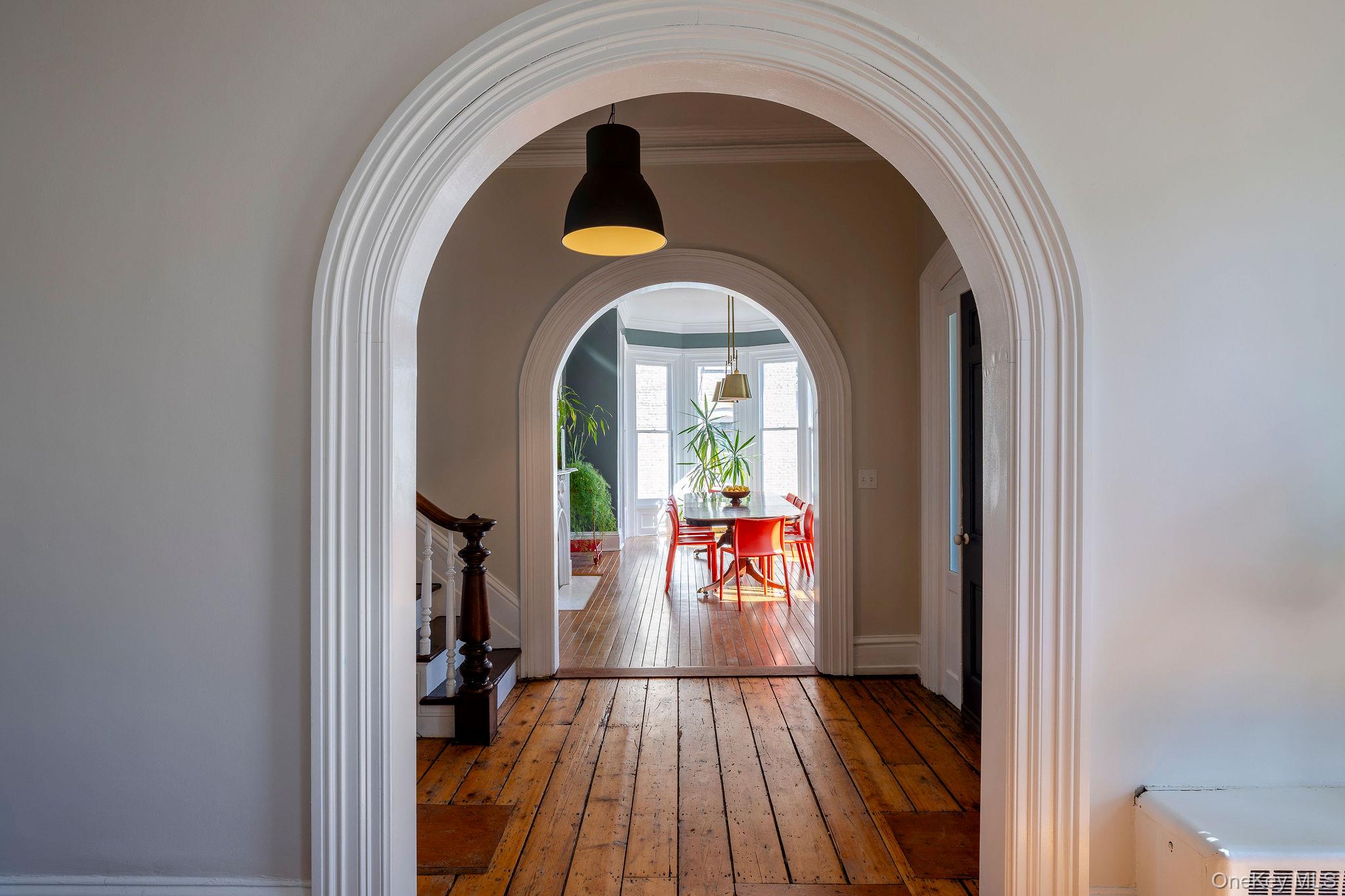 45 W Chestnut Street, Kingston, NY 12401