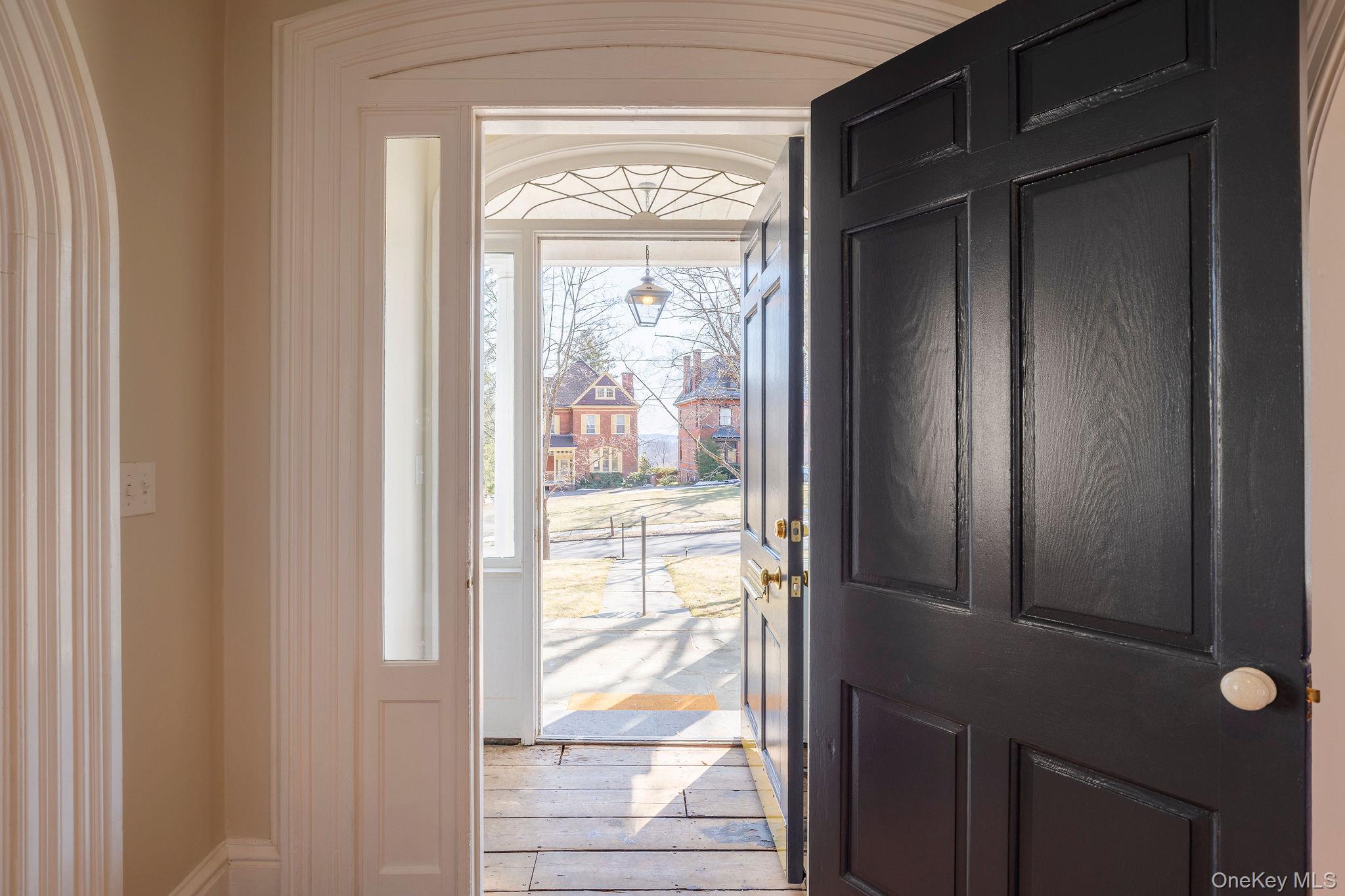 45 W Chestnut Street, Kingston, NY 12401