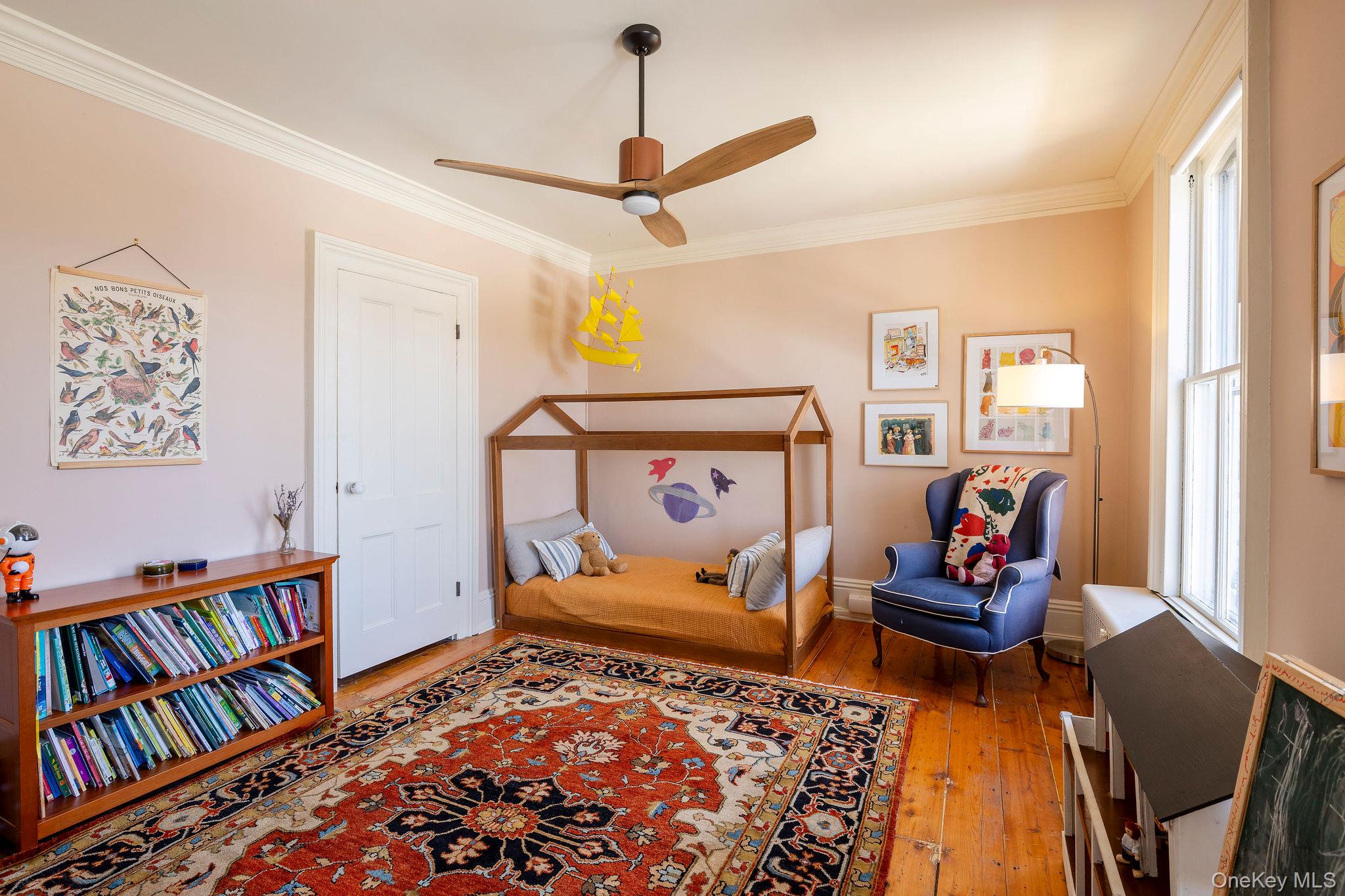 45 W Chestnut Street, Kingston, NY 12401