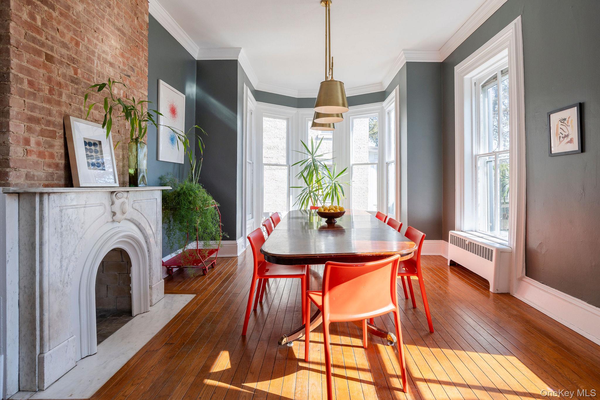 45 W Chestnut Street, Kingston, NY 12401