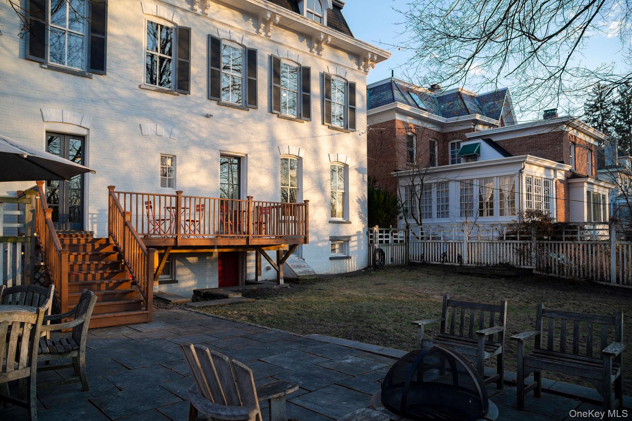 45 W Chestnut Street, Kingston, NY 12401