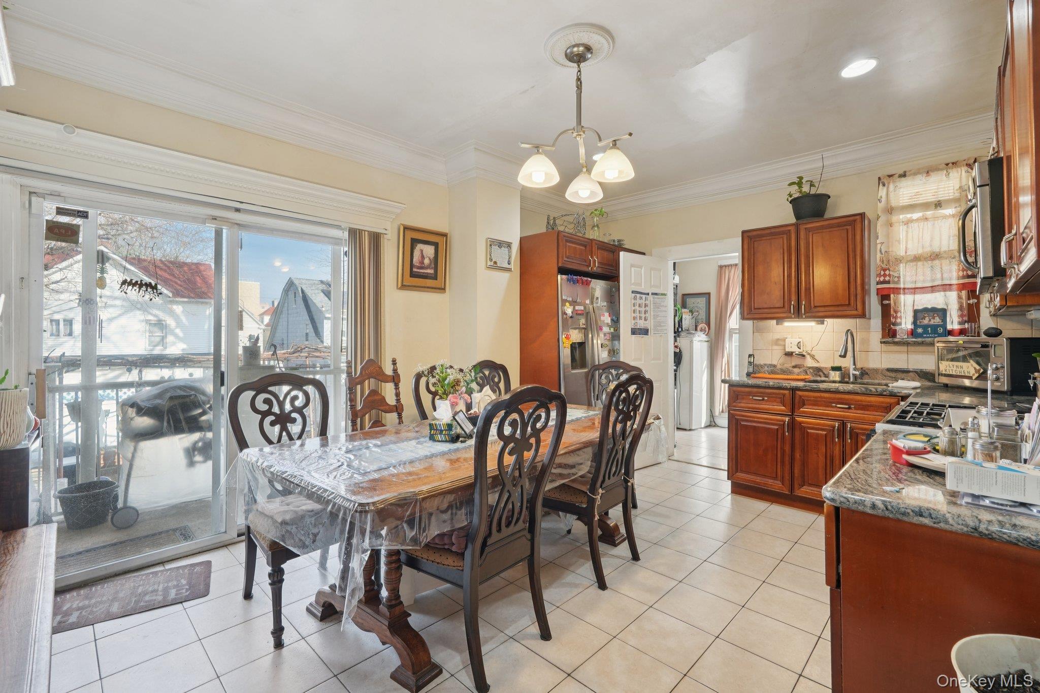 39 N 10th Avenue, Mount Vernon, NY 10550