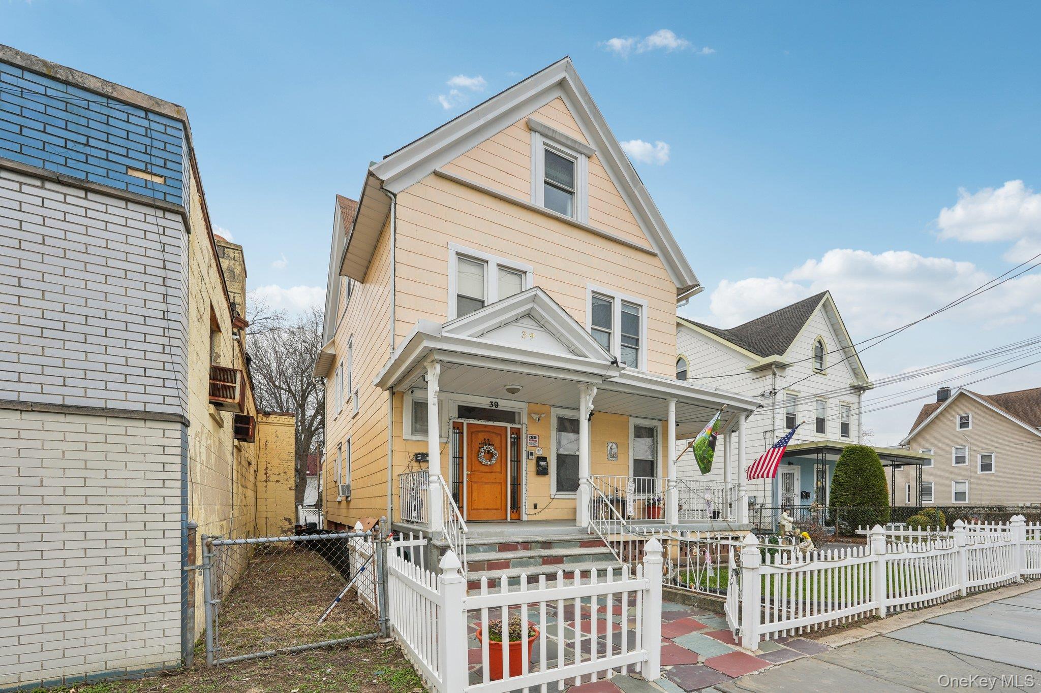 39 N 10th Avenue, Mount Vernon, NY 10550