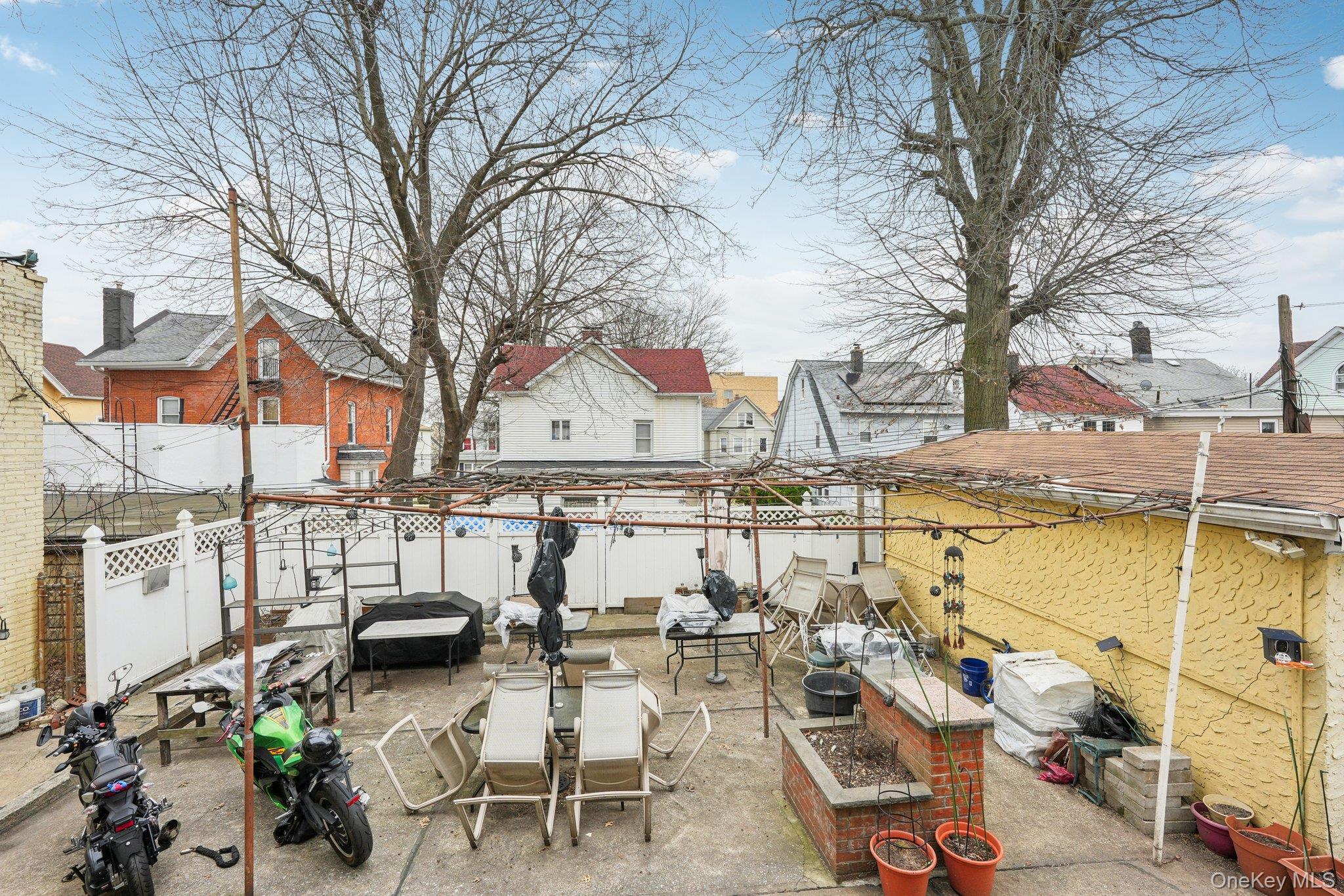 39 N 10th Avenue, Mount Vernon, NY 10550