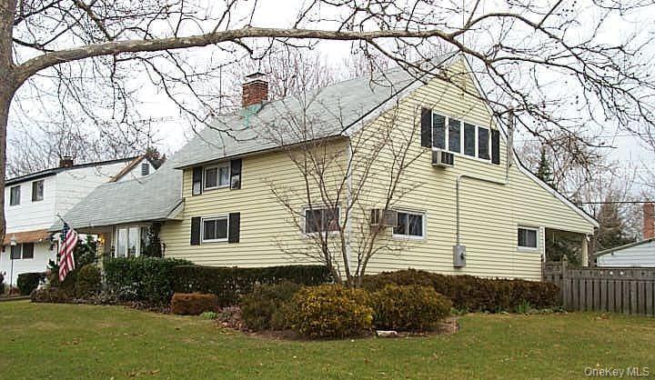 55 Ball Park Lane, Hicksville, NY 11801