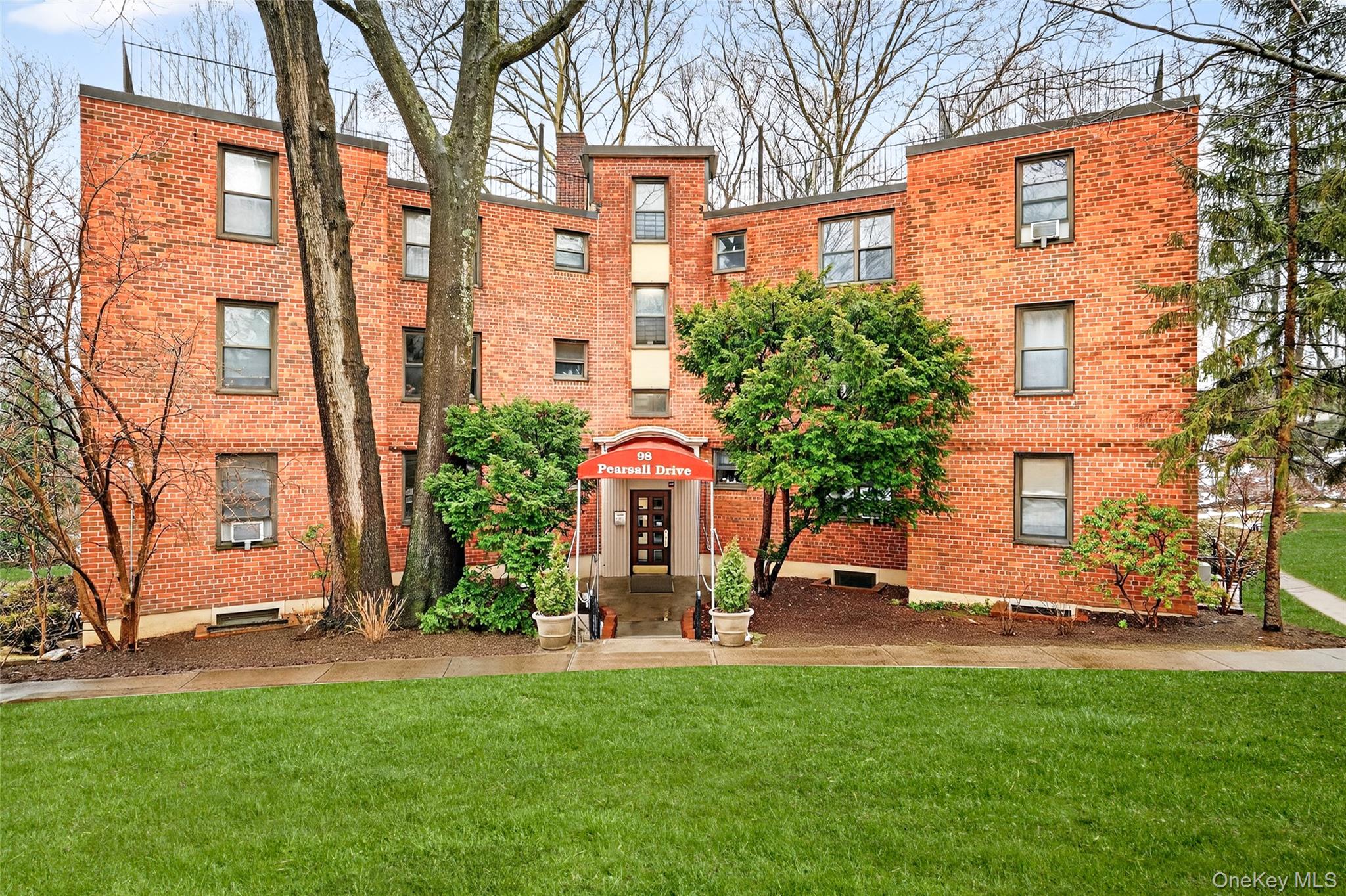 98 Pearsall Drive # 1A, Mount Vernon, NY 10552