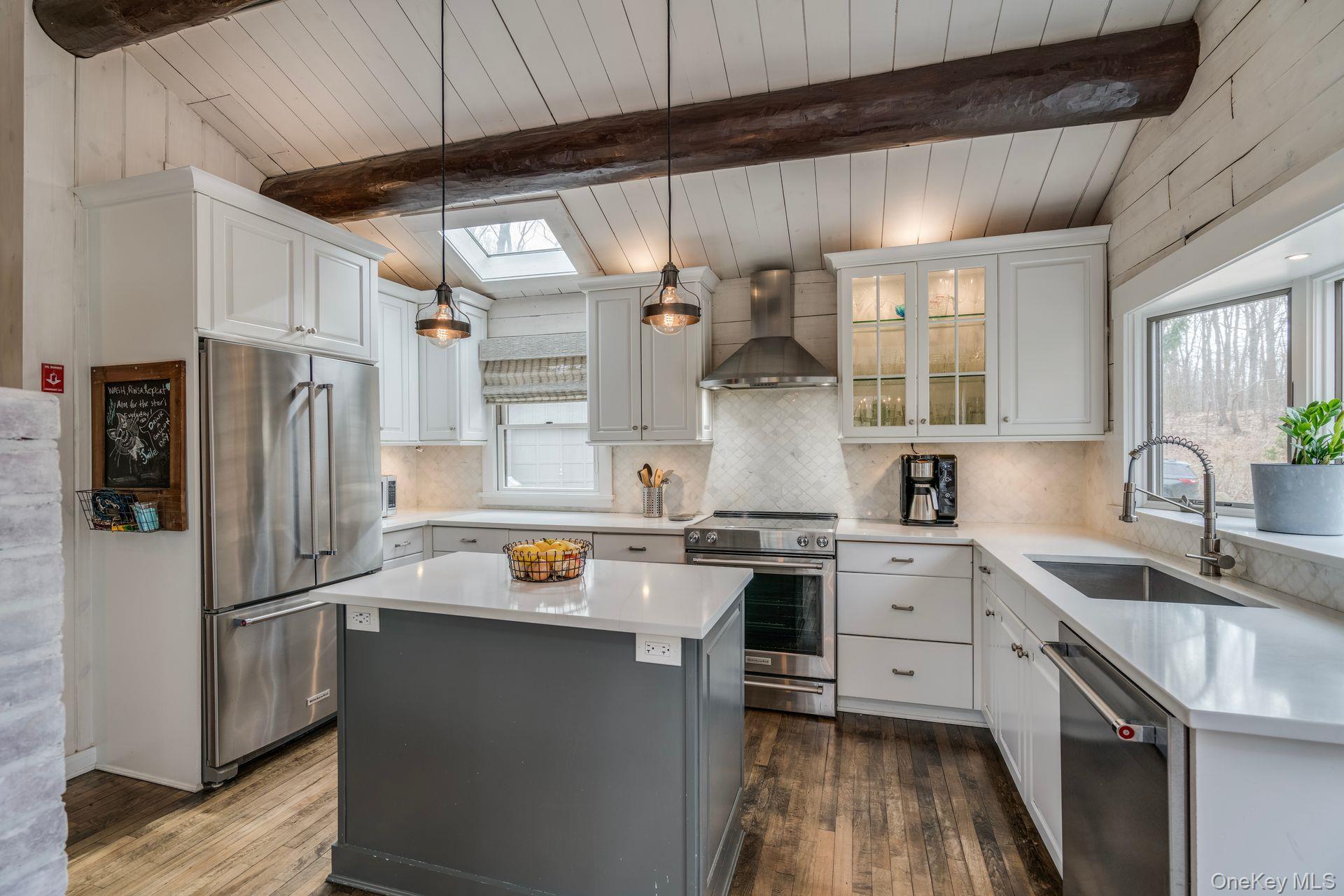 24 Forrest Drive, Lloyd Harbor, NY 11743