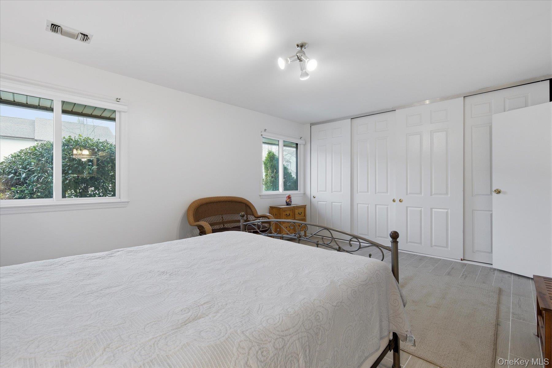 190 Poplar Court, Wantagh, NY 11793