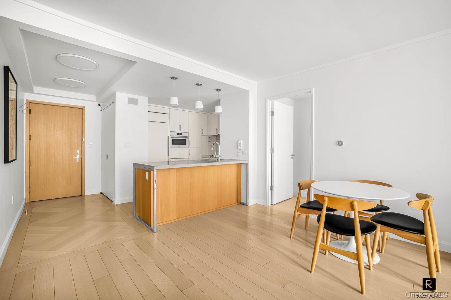 212 Warren Street # 9-R, New York (Manhattan), NY 10282