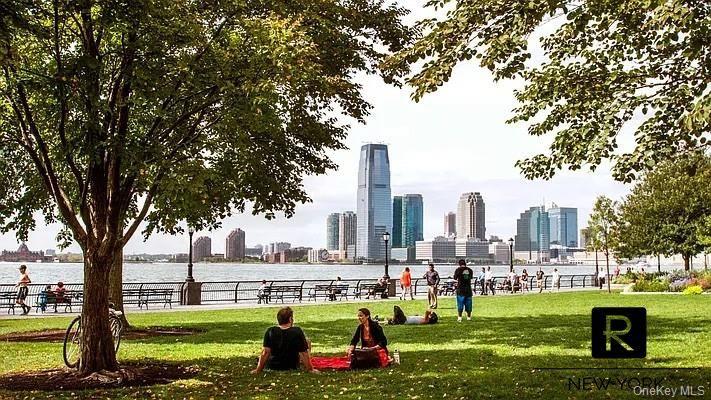 212 Warren Street # 9-R, New York (Manhattan), NY 10282