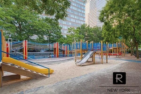 212 Warren Street # 9-R, New York (Manhattan), NY 10282