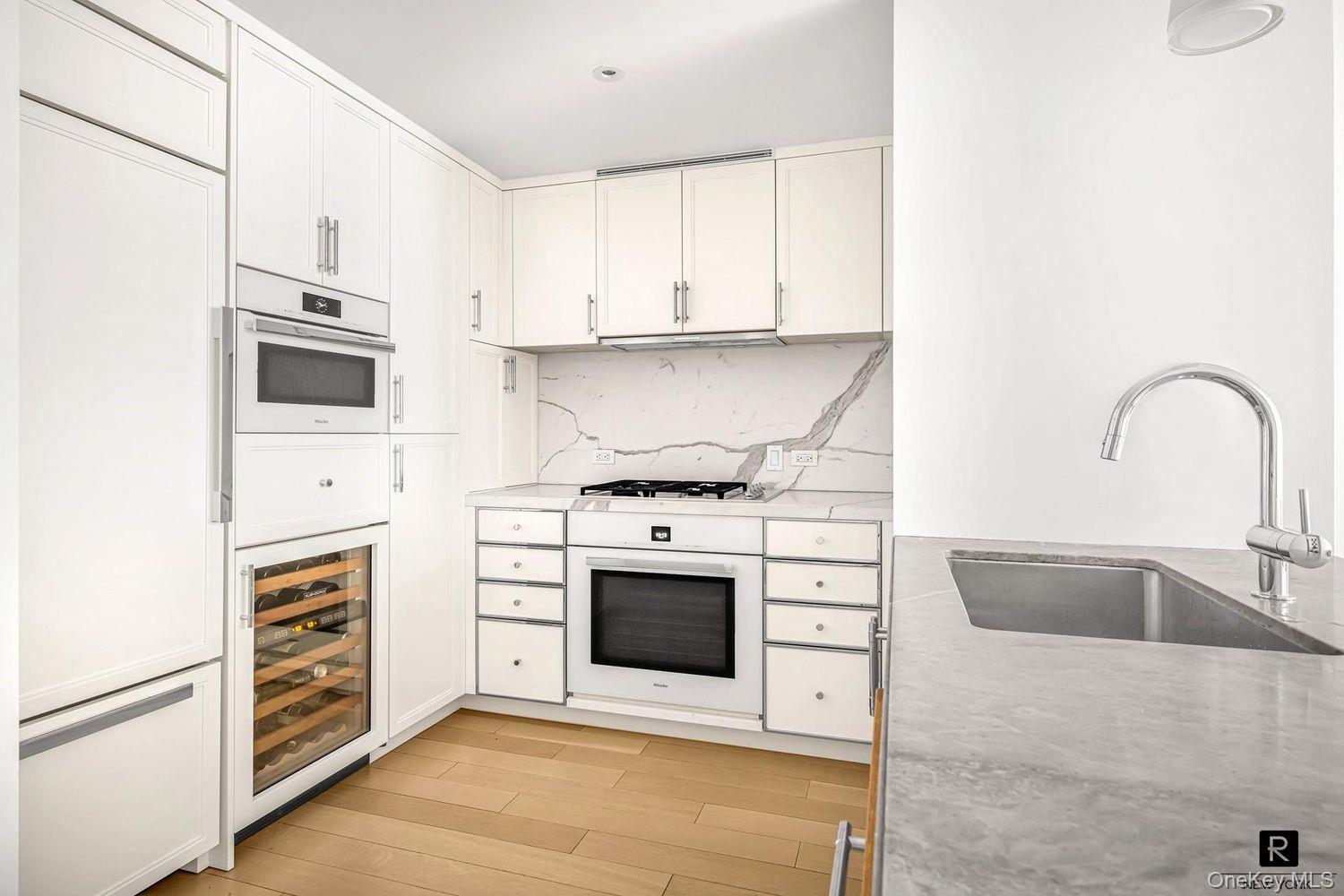 212 Warren Street # 9-R, New York (Manhattan), NY 10282