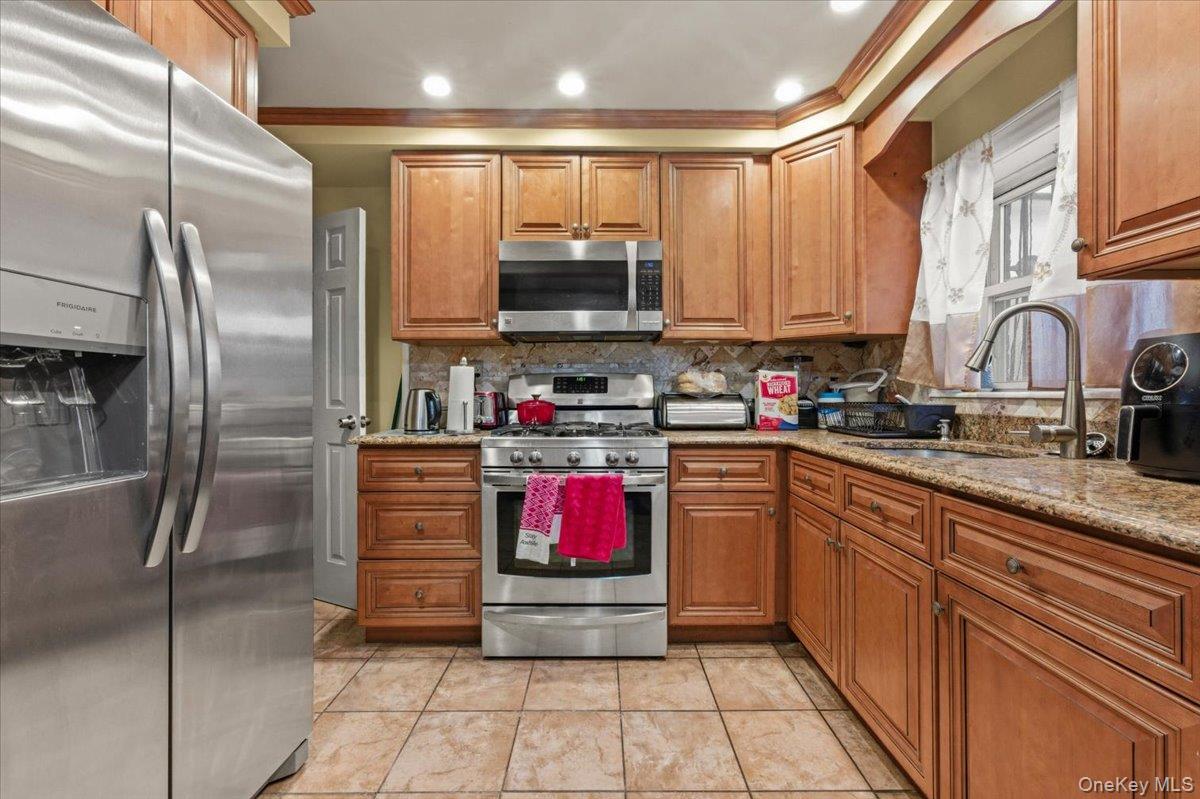 1260 Adee Avenue, Bronx, NY 10469