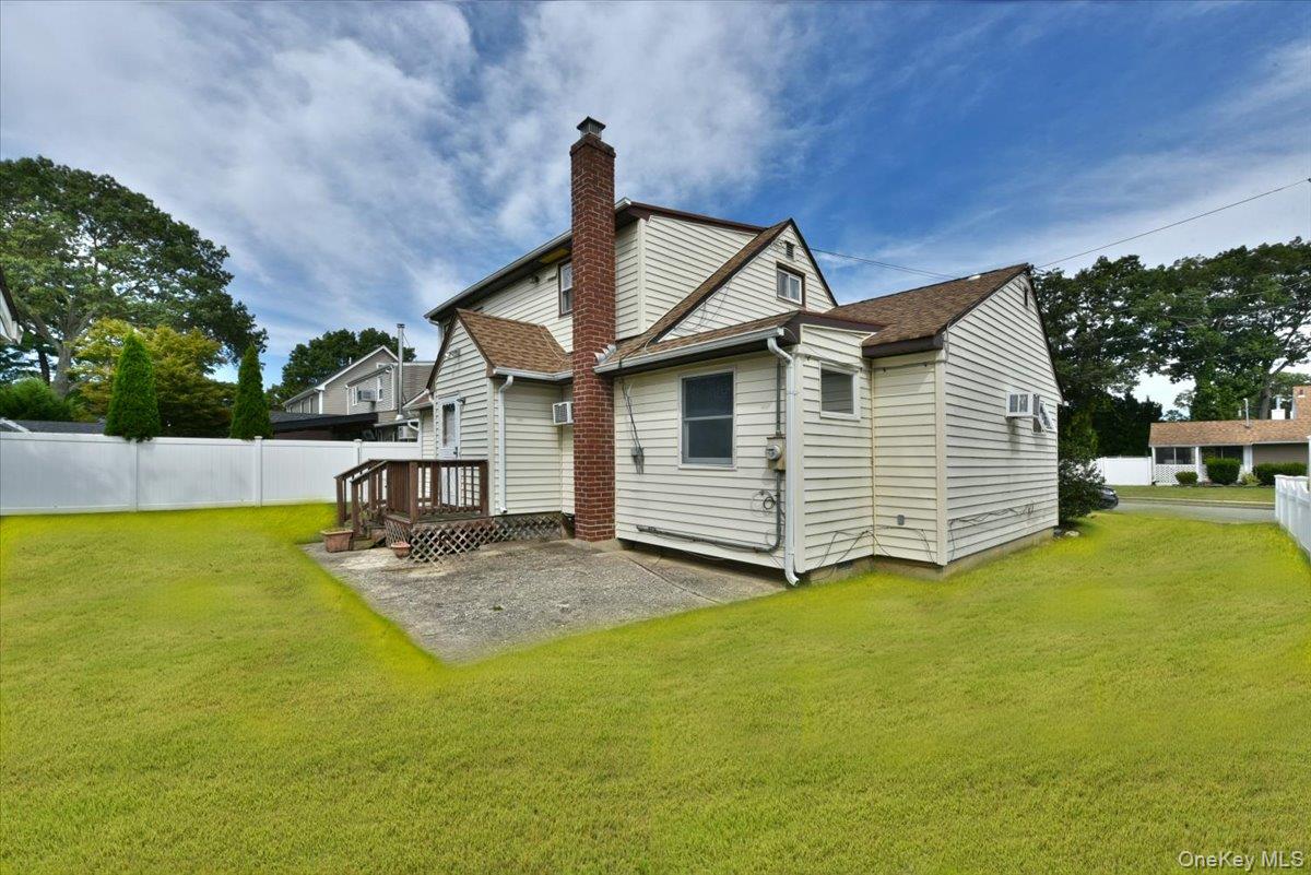 136 Maple Street, Massapequa Park, NY 11762