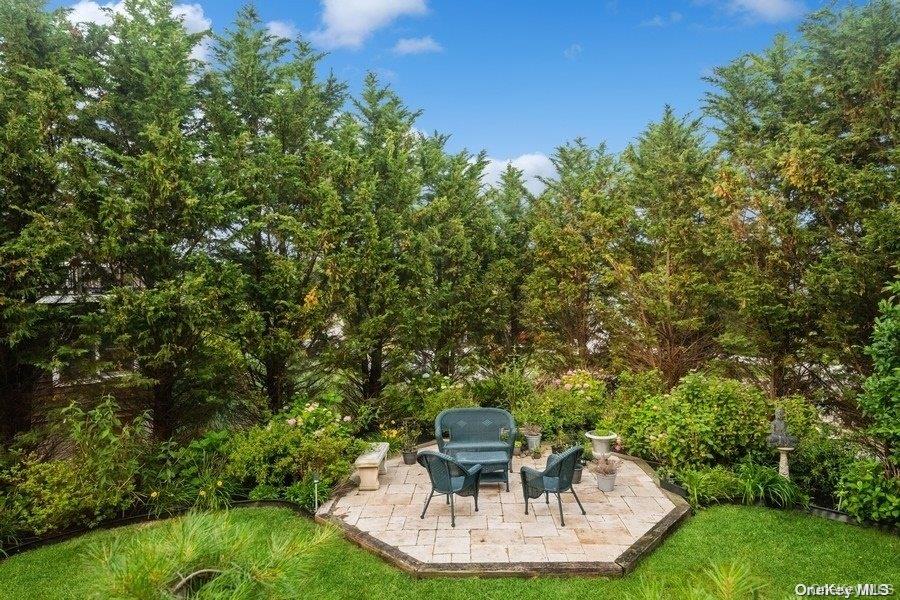 13 Seatuck Lane, Remsenburg, NY 11960