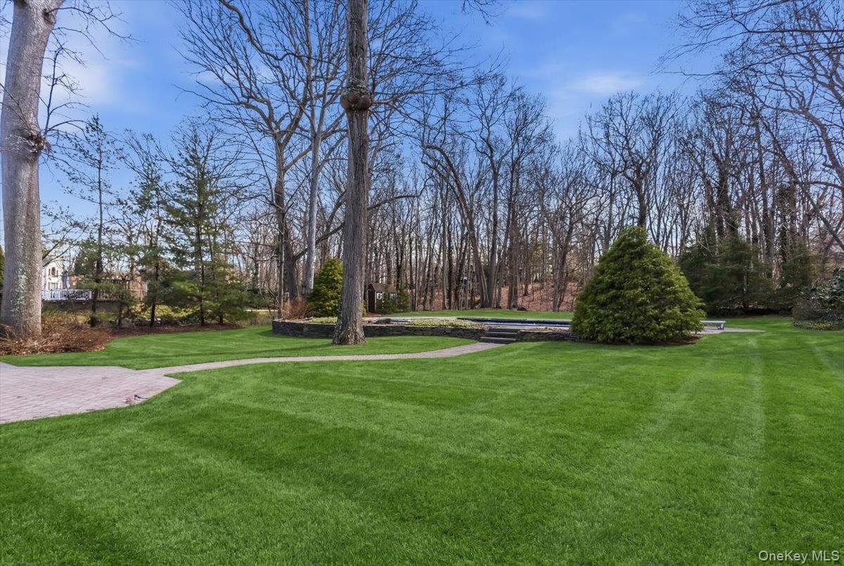 12 Bob O Link Lane, Northport, NY 11768