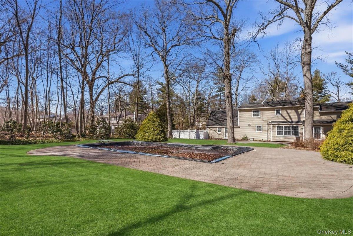 12 Bob O Link Lane, Northport, NY 11768