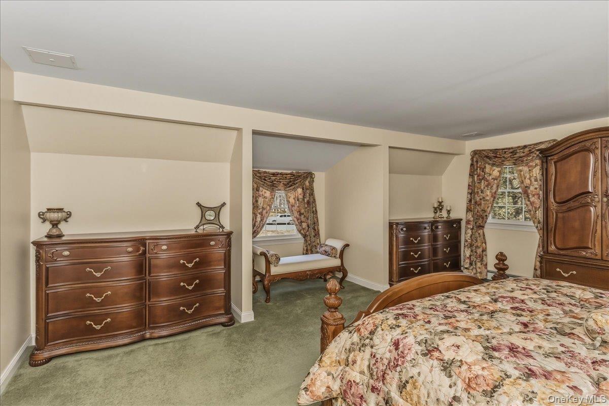 12 Bob O Link Lane, Northport, NY 11768