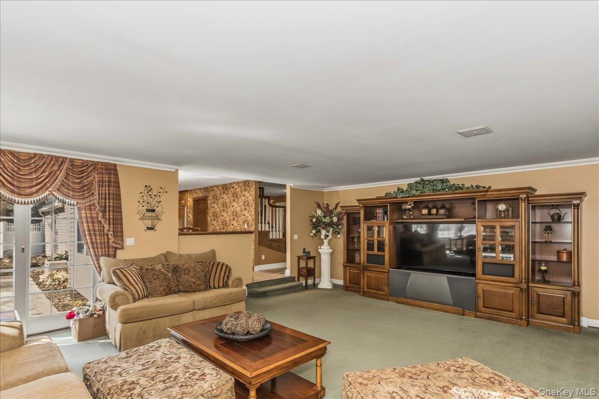 12 Bob O Link Lane, Northport, NY 11768