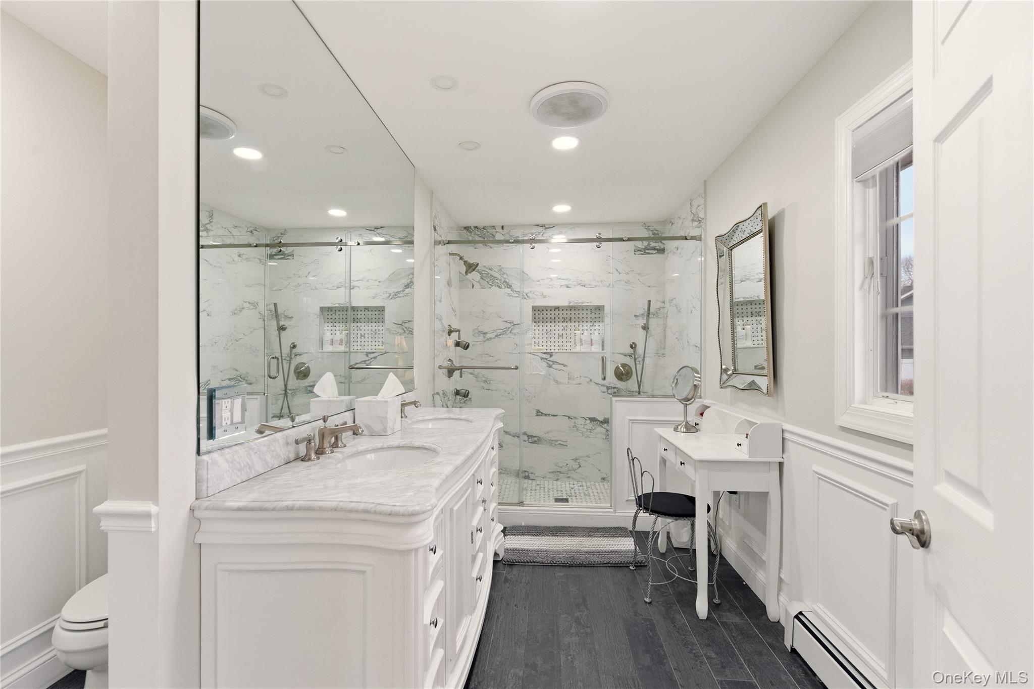 23 Astro Place, Dix Hills, NY 11746