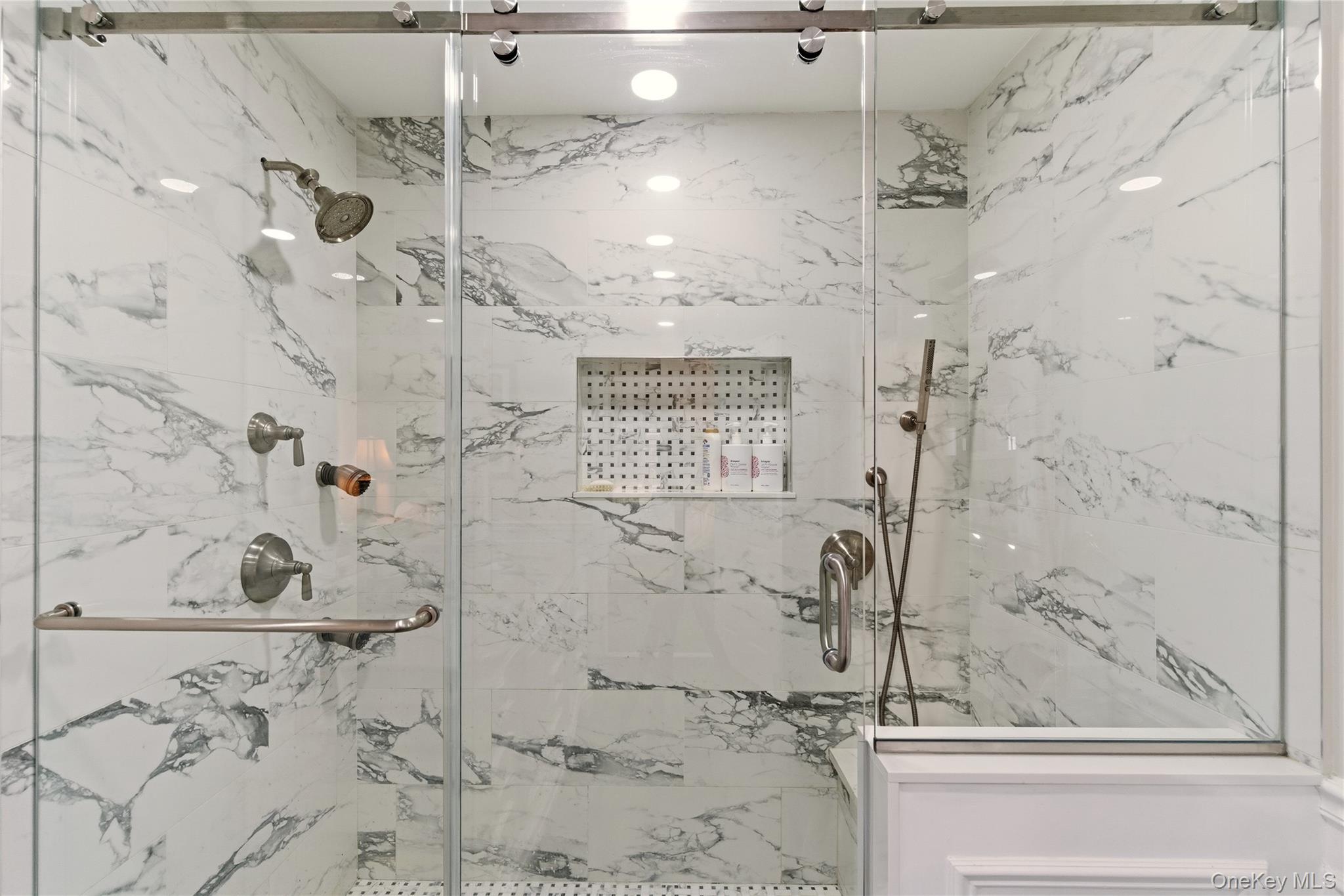 23 Astro Place, Dix Hills, NY 11746