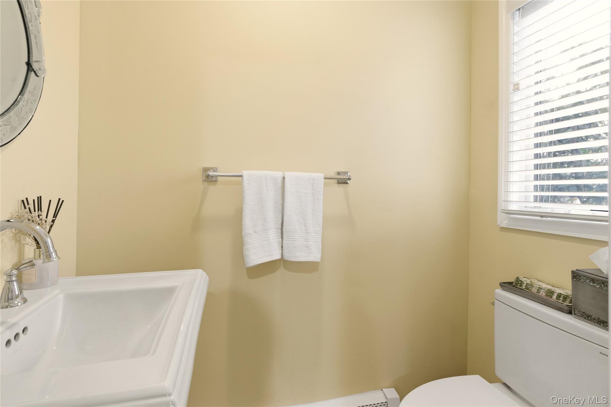 23 Astro Place, Dix Hills, NY 11746