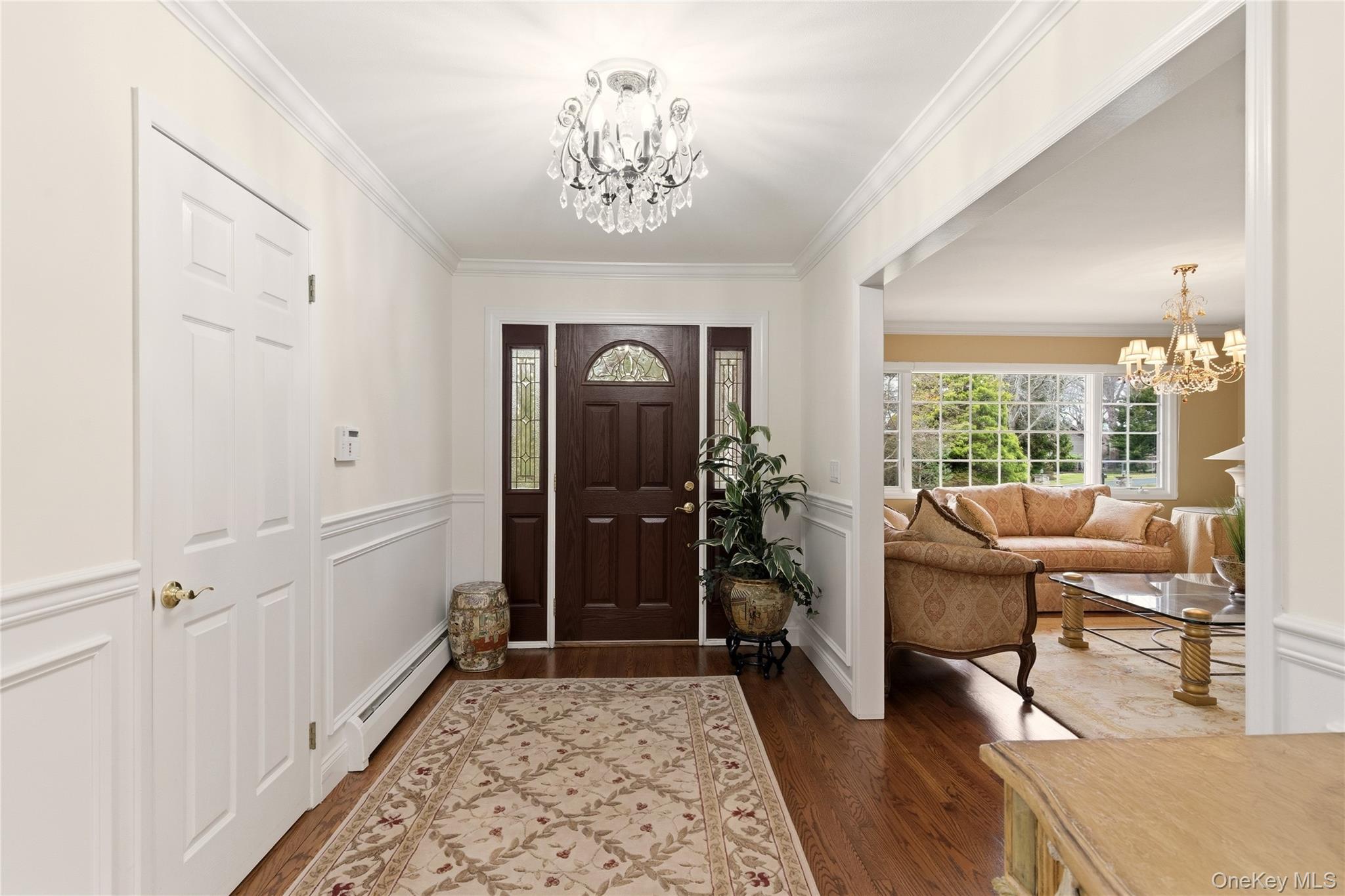 23 Astro Place, Dix Hills, NY 11746