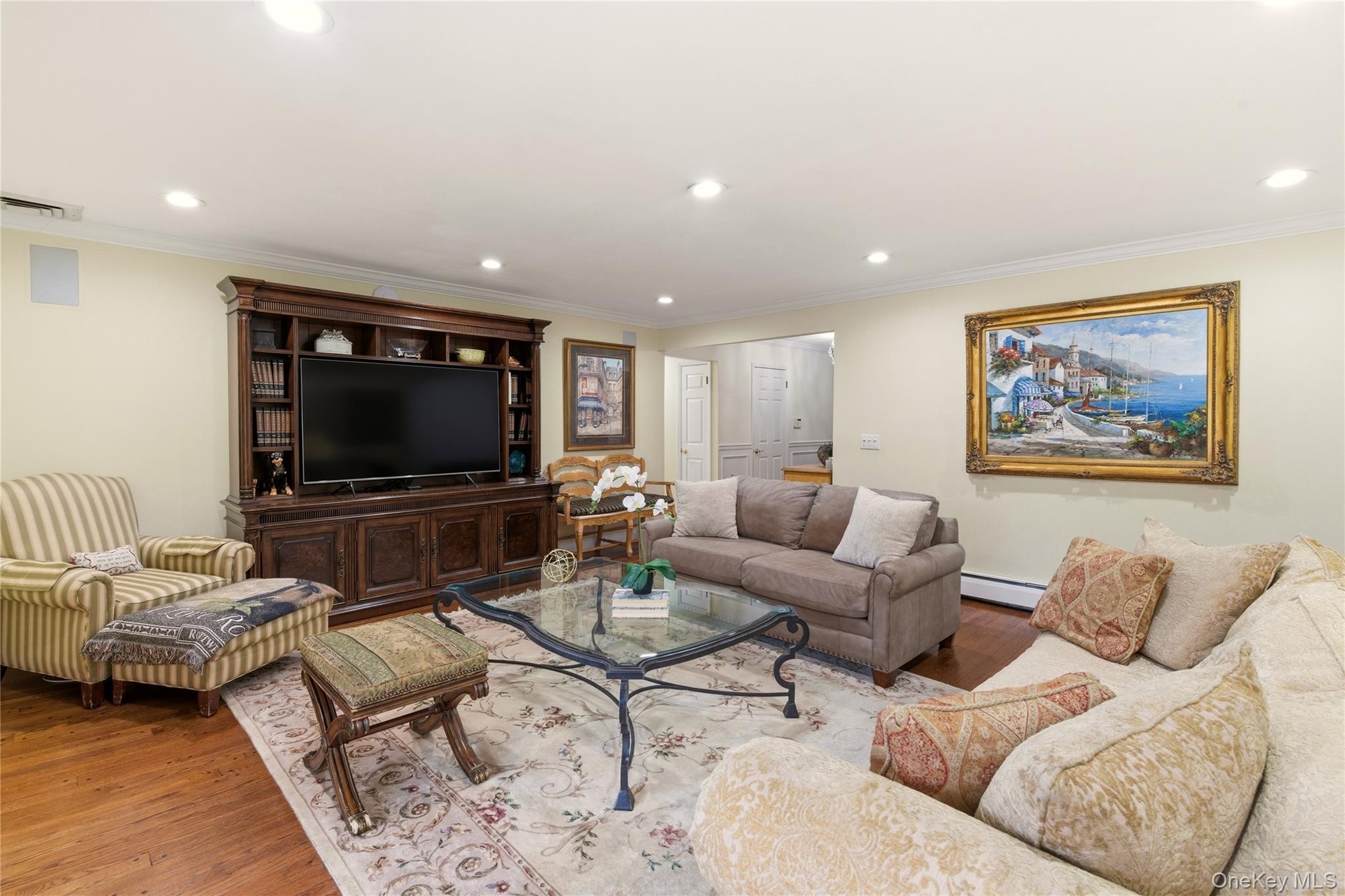 23 Astro Place, Dix Hills, NY 11746