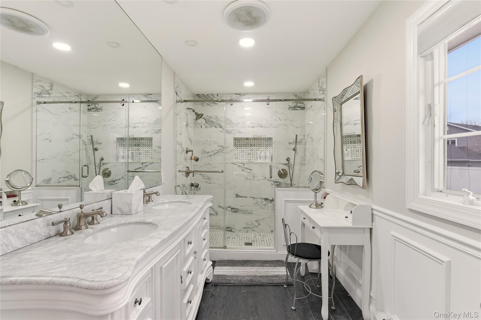 23 Astro Place, Dix Hills, NY 11746