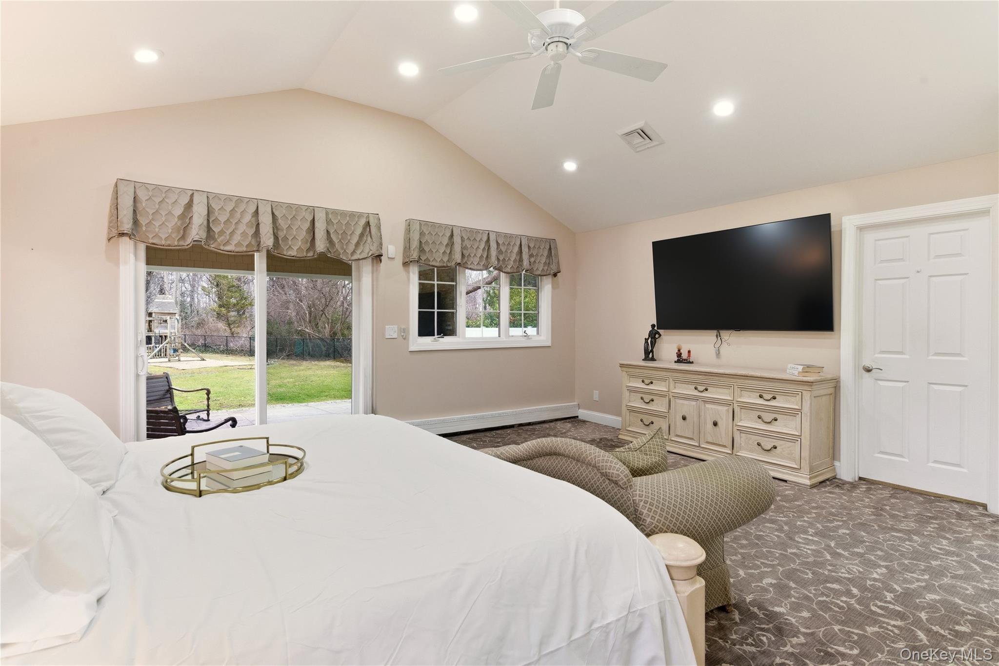 23 Astro Place, Dix Hills, NY 11746